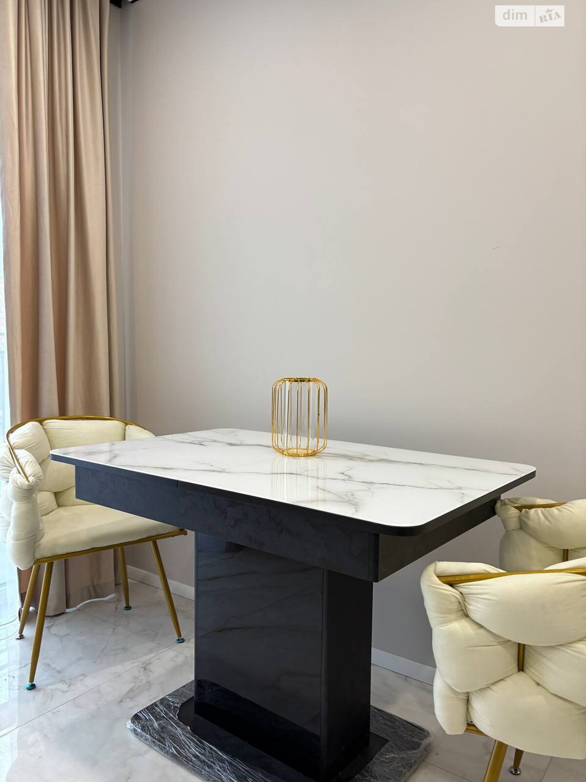 однокомнатная квартира в Ивано-Франковске, район Княгинин, на ул. Юліана Пелеша 3 корпус 6 в аренду на долгий срок помесячно фото 1 однокомнатная квартира в Ивано-Франковске, район Княгинин, на ул. Юліана Пелеша 3 корпус 6 в аренду на долгий срок помесячно фото 1