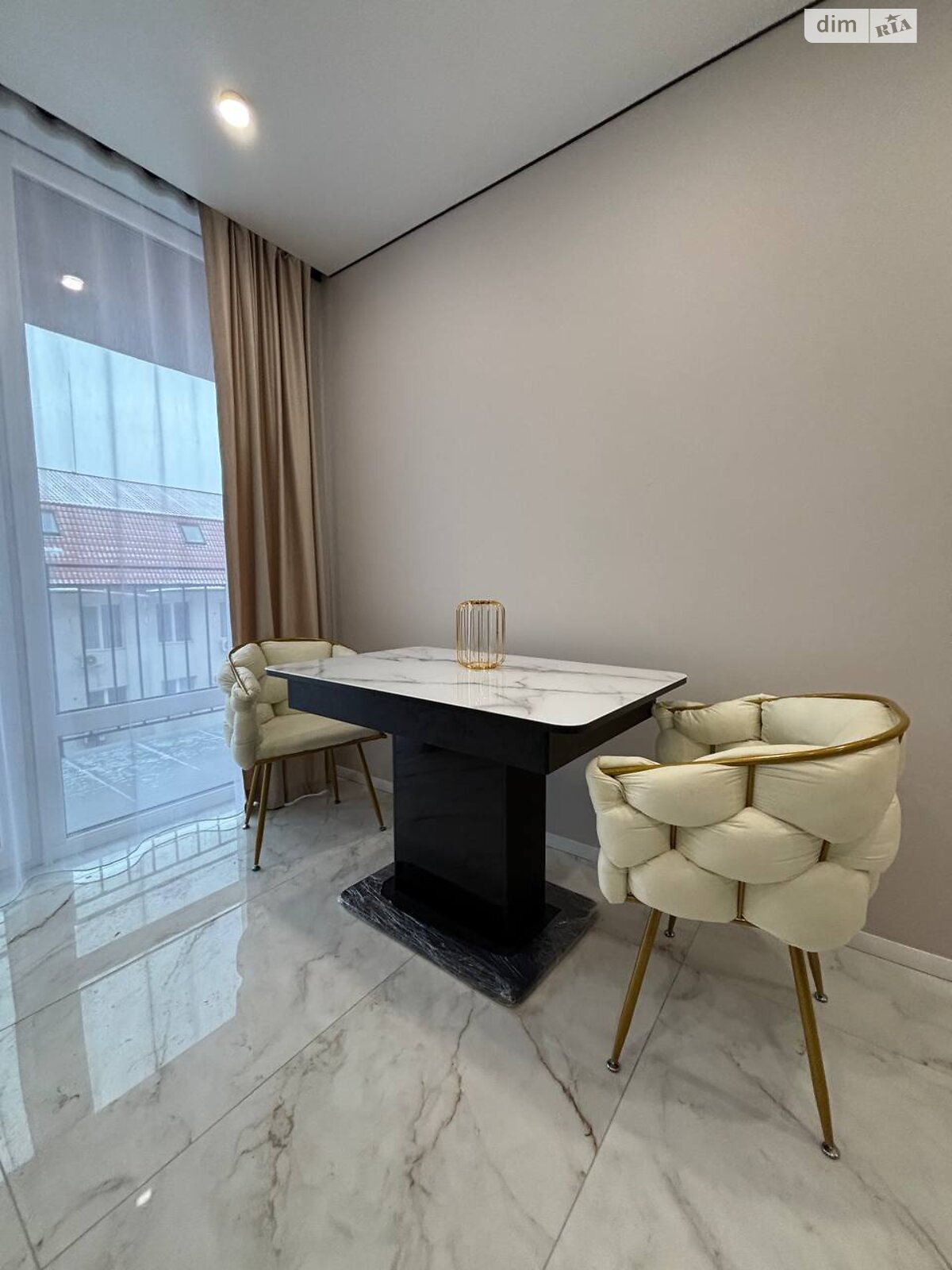 однокомнатная квартира в Ивано-Франковске, район Княгинин, на ул. Юліана Пелеша 3 корпус 6 в аренду на долгий срок помесячно фото 1 однокомнатная квартира в Ивано-Франковске, район Княгинин, на ул. Юліана Пелеша 3 корпус 6 в аренду на долгий срок помесячно фото 1