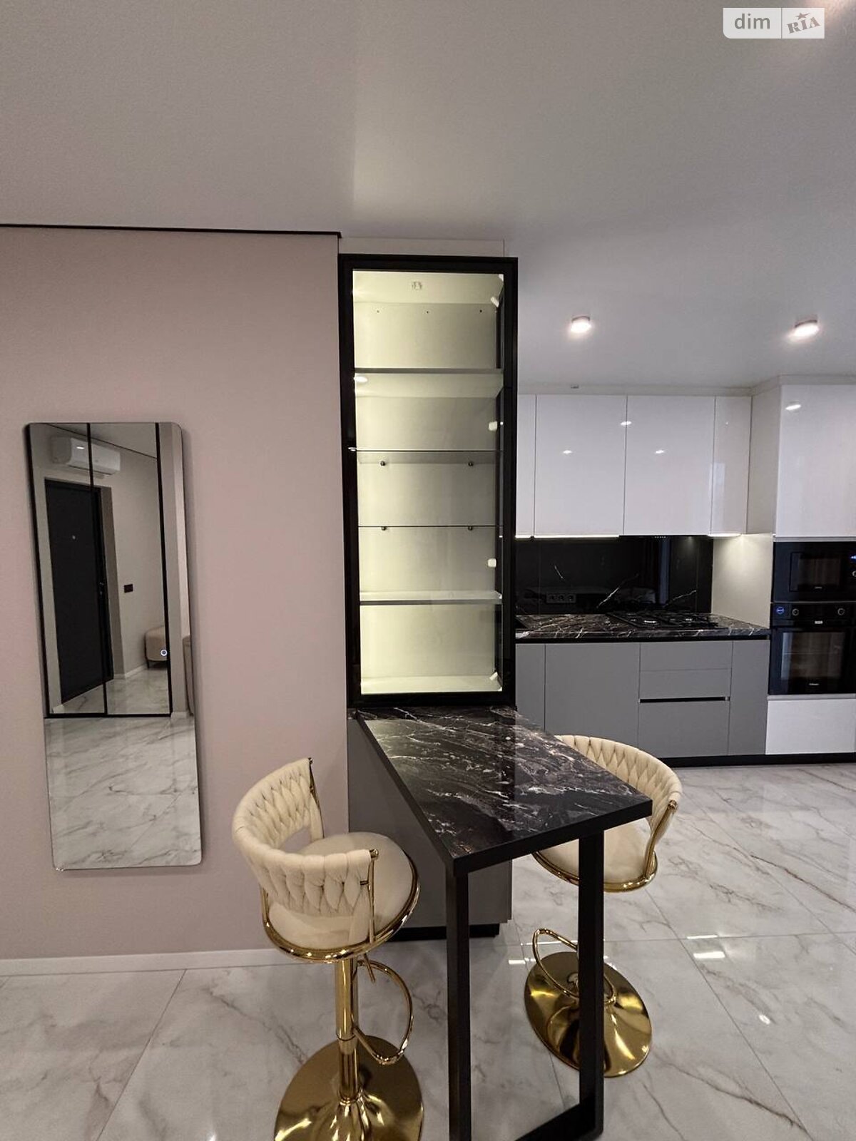 однокомнатная квартира в Ивано-Франковске, район Княгинин, на ул. Юліана Пелеша 3 корпус 6 в аренду на долгий срок помесячно фото 1 однокомнатная квартира в Ивано-Франковске, район Княгинин, на ул. Юліана Пелеша 3 корпус 6 в аренду на долгий срок помесячно фото 1