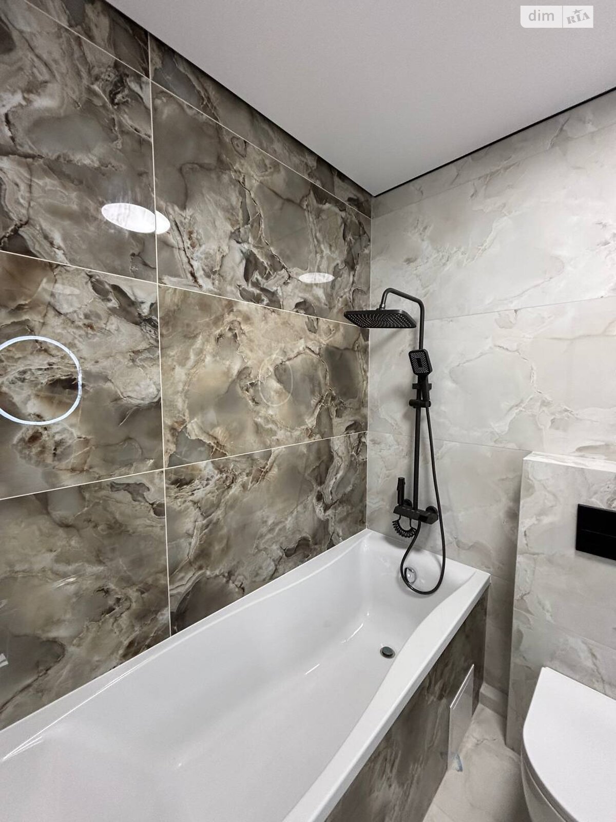 однокомнатная квартира в Ивано-Франковске, район Княгинин, на ул. Юліана Пелеша 3 корпус 6 в аренду на долгий срок помесячно фото 1 однокомнатная квартира в Ивано-Франковске, район Княгинин, на ул. Юліана Пелеша 3 корпус 6 в аренду на долгий срок помесячно фото 1