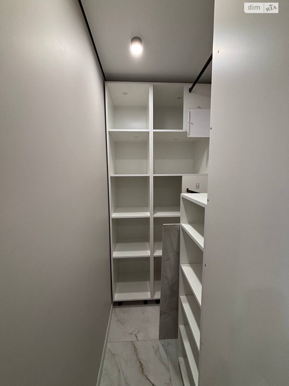 однокомнатная квартира в Ивано-Франковске, район Княгинин, на ул. Юліана Пелеша 3 корпус 6 в аренду на долгий срок помесячно фото 1 однокомнатная квартира в Ивано-Франковске, район Княгинин, на ул. Юліана Пелеша 3 корпус 6 в аренду на долгий срок помесячно фото 1