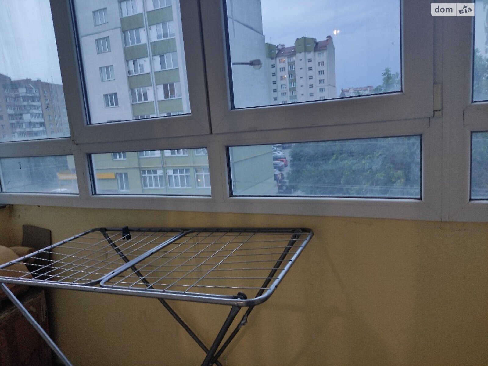 однокомнатная квартира с мебелью в Ивано-Франковске, район Майзли, на ул. Кисилевской А. 37, кв. 77 в аренду на долгий срок помесячно фото 1