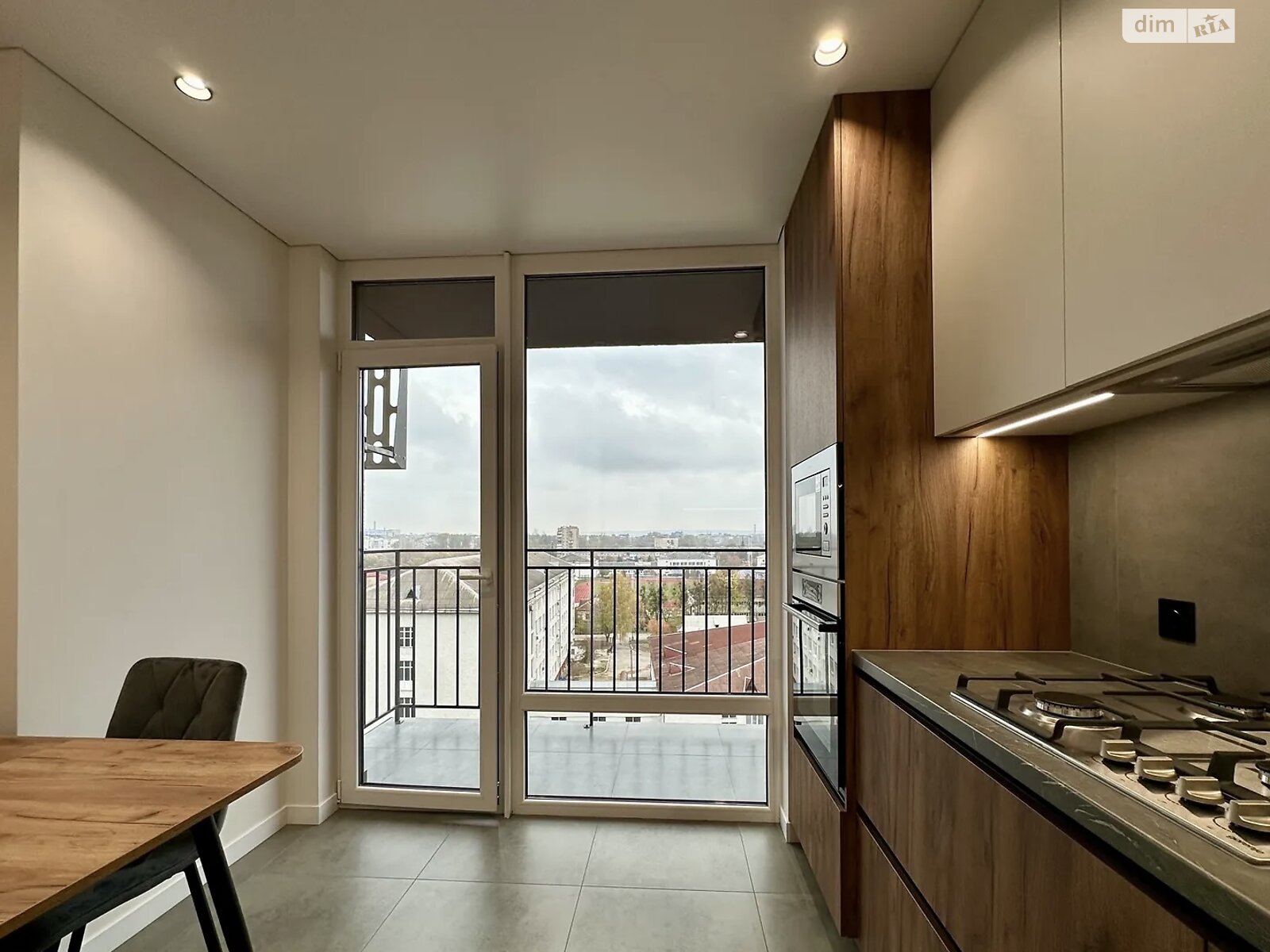 однокомнатная квартира в Ивано-Франковске, район Набережная, на ул. Флотская 10Б в аренду на долгий срок помесячно фото 1 однокомнатная квартира в Ивано-Франковске, район Набережная, на ул. Флотская 10Б в аренду на долгий срок помесячно фото 1