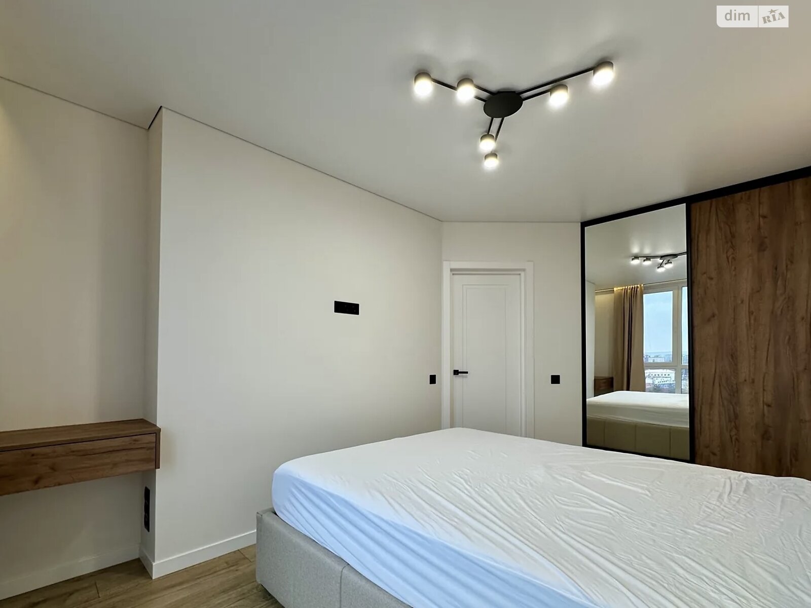 однокомнатная квартира в Ивано-Франковске, район Набережная, на ул. Флотская 10Б в аренду на долгий срок помесячно фото 1 однокомнатная квартира в Ивано-Франковске, район Набережная, на ул. Флотская 10Б в аренду на долгий срок помесячно фото 1