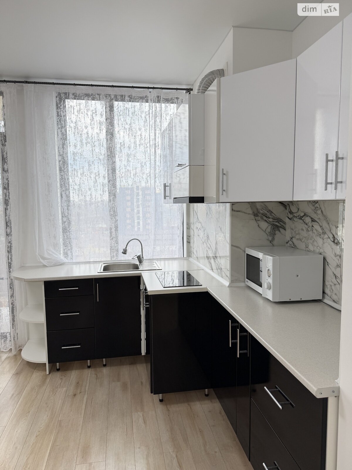 однокімнатна квартира в Івано-Франківську, район Набережна, на вул. Ленкавського 34 в довготривалу оренду помісячно фото 1