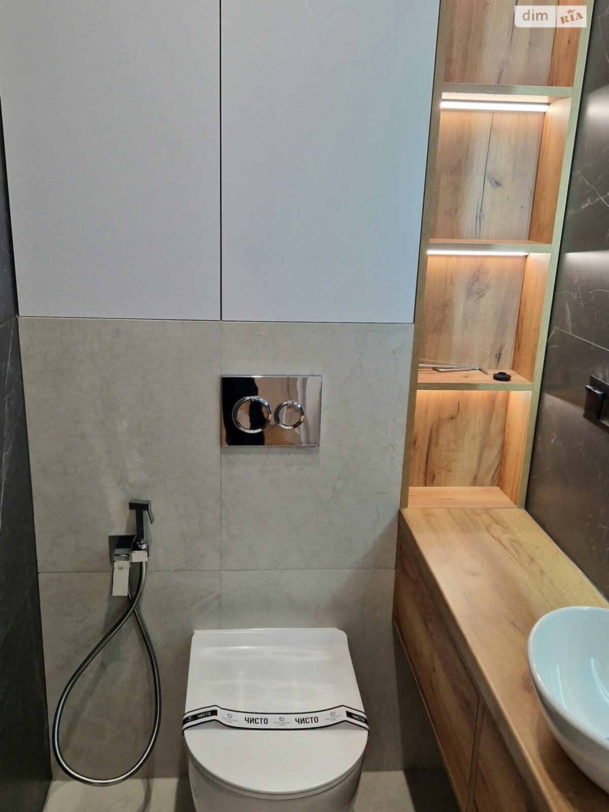 трехкомнатная квартира в Ивано-Франковске, район Пасечная, на ул. Галицкая в аренду на долгий срок помесячно фото 1