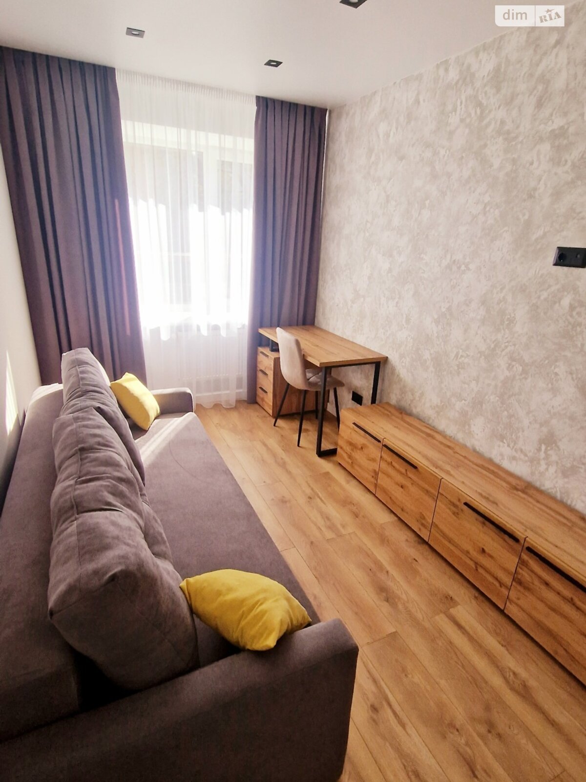 трехкомнатная квартира в Ивано-Франковске, район Пасечная, на ул. Галицкая в аренду на долгий срок помесячно фото 1