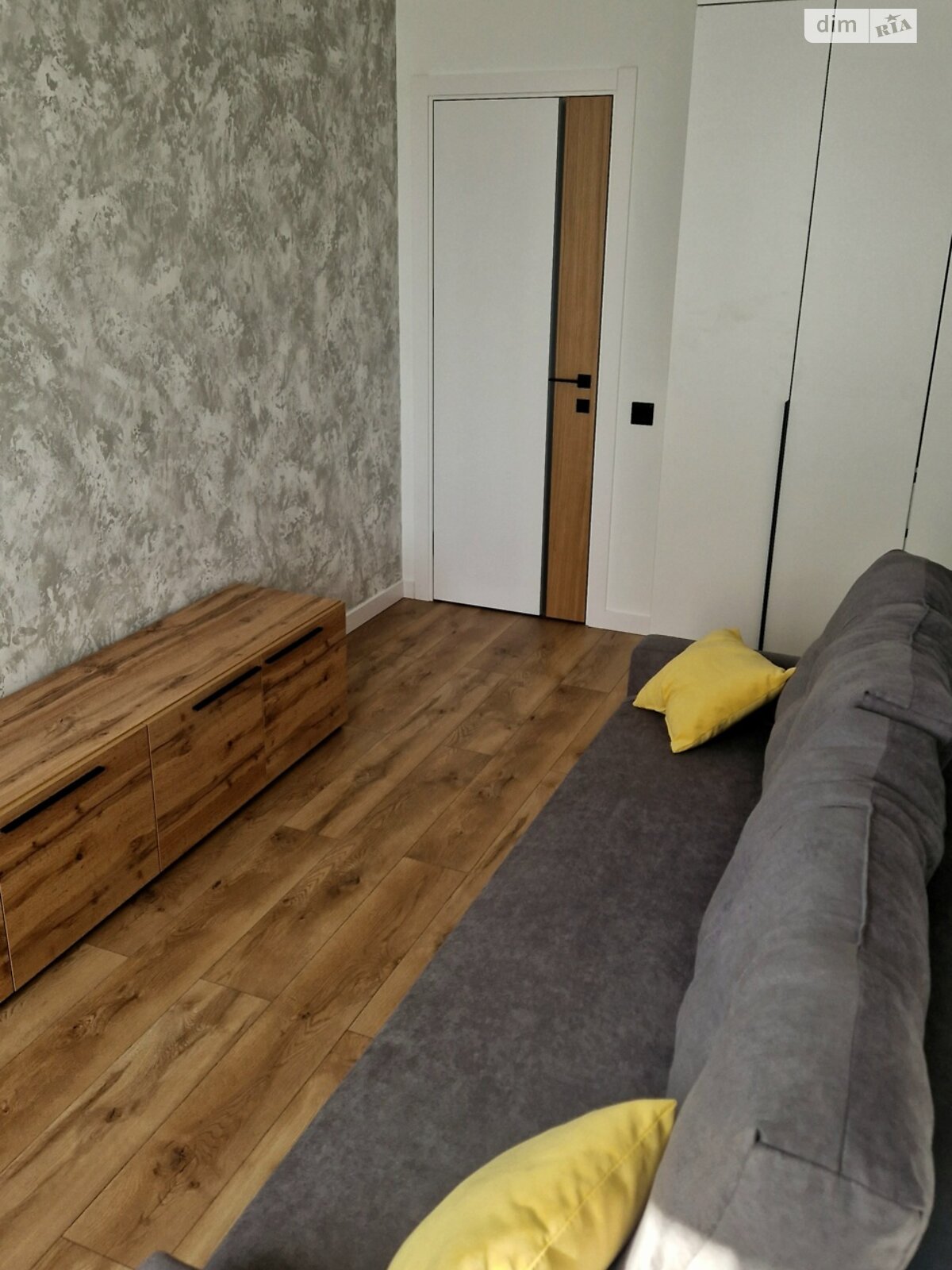 трехкомнатная квартира в Ивано-Франковске, район Пасечная, на ул. Галицкая в аренду на долгий срок помесячно фото 1