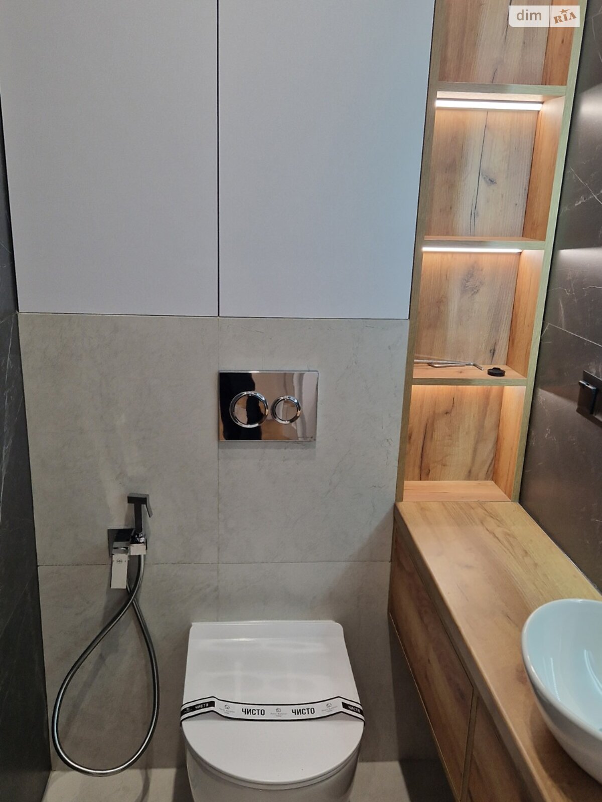 трехкомнатная квартира в Ивано-Франковске, район Пасечная, на ул. Галицкая в аренду на долгий срок помесячно фото 1