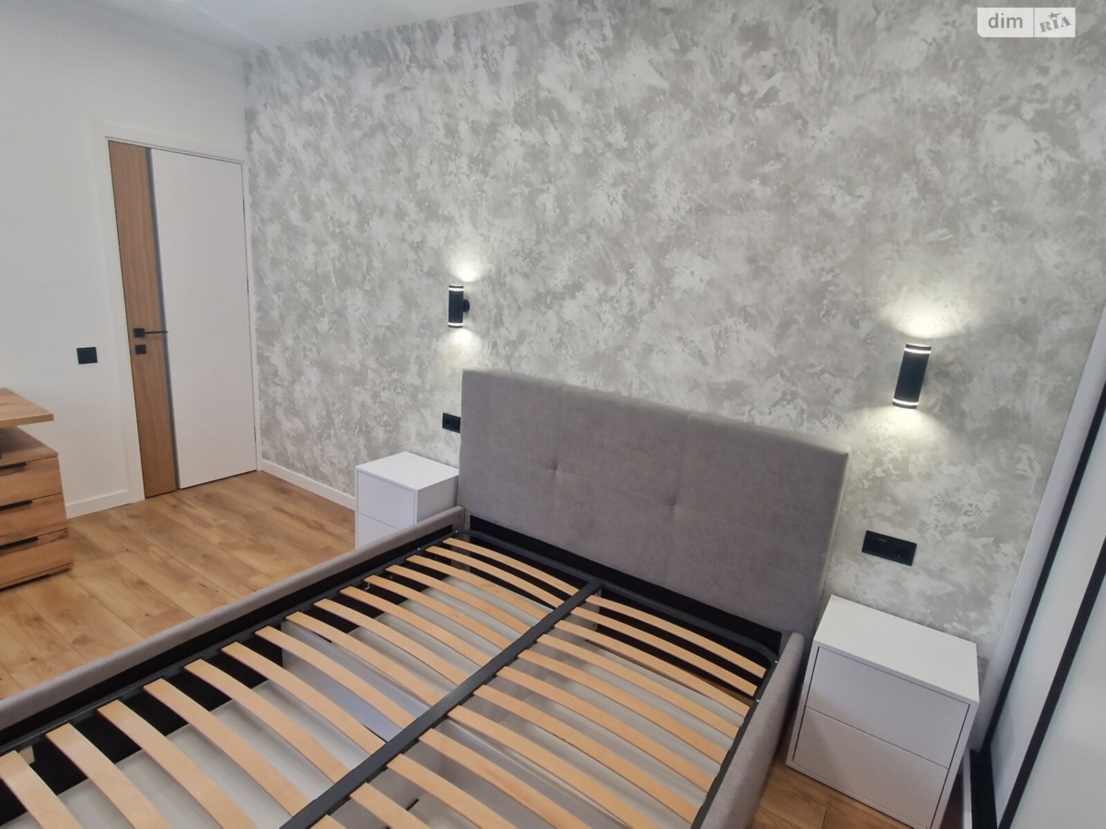 трехкомнатная квартира в Ивано-Франковске, район Пасечная, на ул. Галицкая в аренду на долгий срок помесячно фото 1