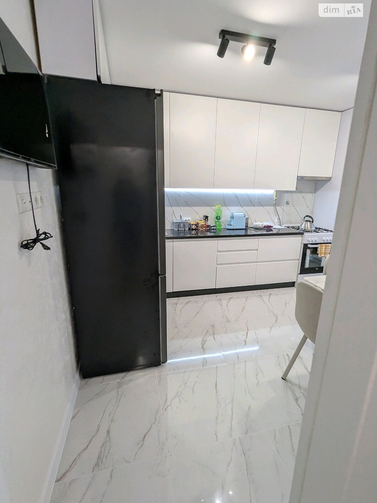 трехкомнатная квартира в Ивано-Франковске, район Пасечная, на ул. Романа Вирастюка 7 в аренду на долгий срок помесячно фото 1 трехкомнатная квартира в Ивано-Франковске, район Пасечная, на ул. Романа Вирастюка 7 в аренду на долгий срок помесячно фото 1