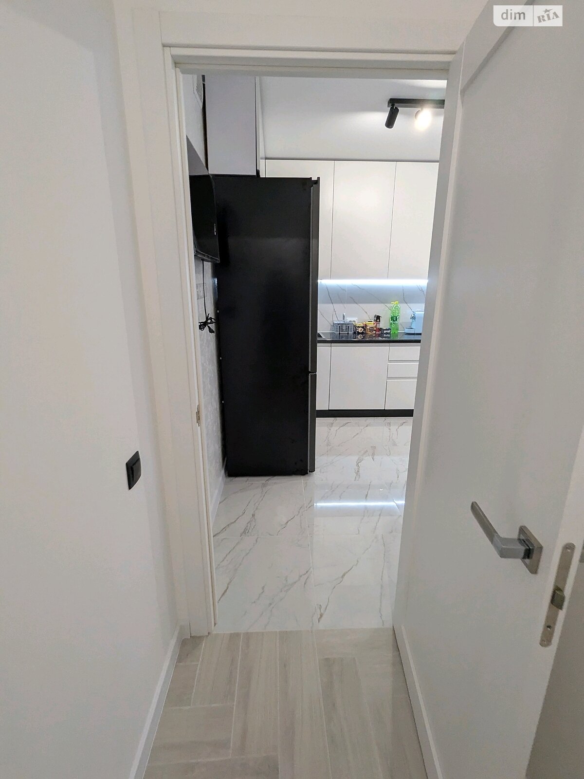 трехкомнатная квартира в Ивано-Франковске, район Пасечная, на ул. Романа Вирастюка 7 в аренду на долгий срок помесячно фото 1 трехкомнатная квартира в Ивано-Франковске, район Пасечная, на ул. Романа Вирастюка 7 в аренду на долгий срок помесячно фото 1