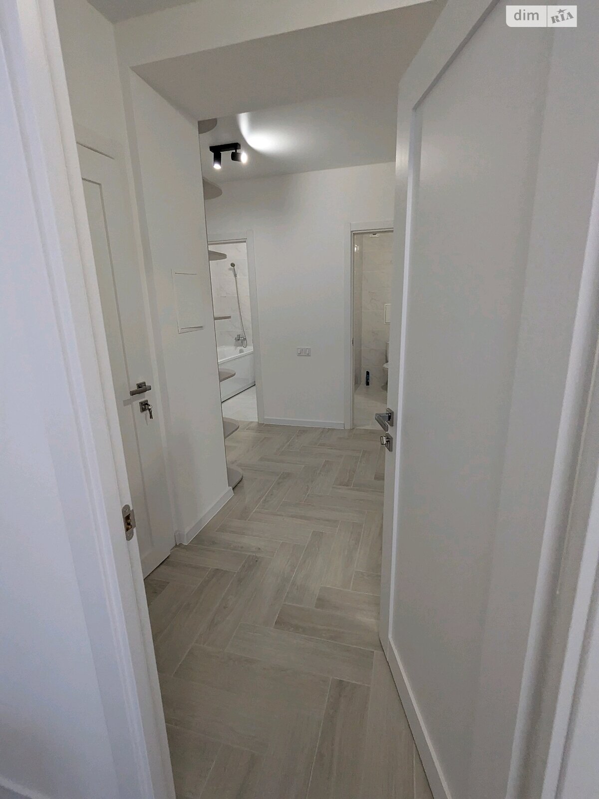 трехкомнатная квартира в Ивано-Франковске, район Пасечная, на ул. Романа Вирастюка 7 в аренду на долгий срок помесячно фото 1 трехкомнатная квартира в Ивано-Франковске, район Пасечная, на ул. Романа Вирастюка 7 в аренду на долгий срок помесячно фото 1