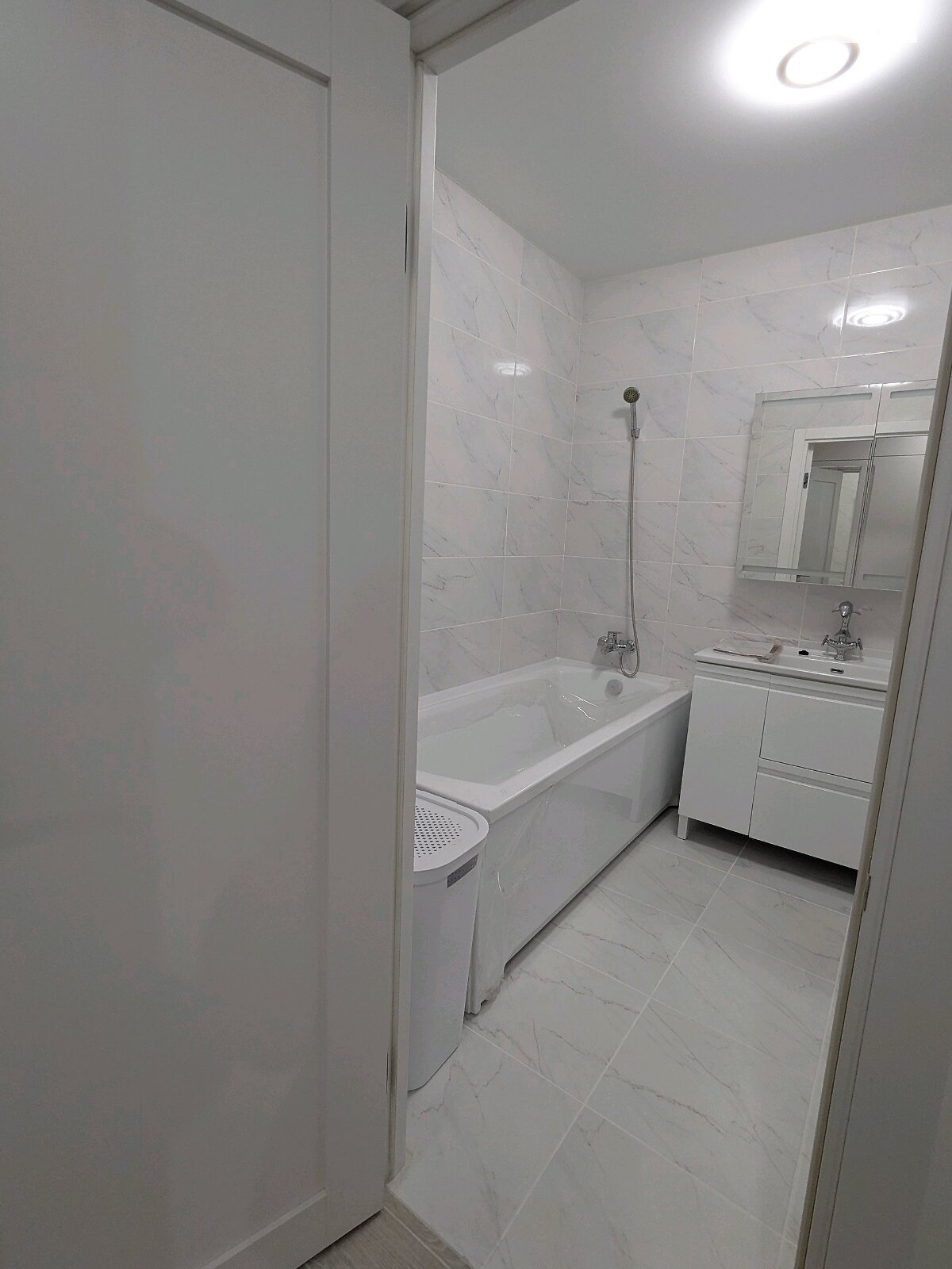 трехкомнатная квартира в Ивано-Франковске, район Пасечная, на ул. Романа Вирастюка 7 в аренду на долгий срок помесячно фото 1 трехкомнатная квартира в Ивано-Франковске, район Пасечная, на ул. Романа Вирастюка 7 в аренду на долгий срок помесячно фото 1