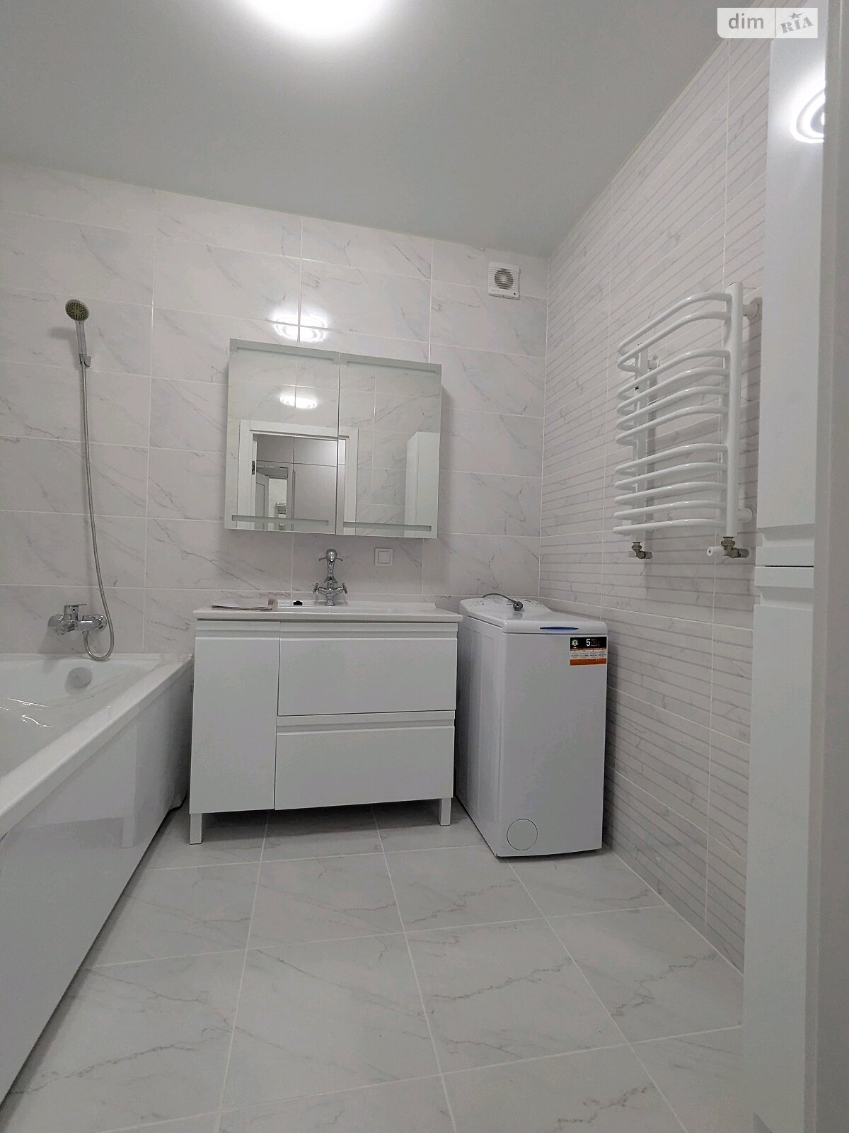 трехкомнатная квартира в Ивано-Франковске, район Пасечная, на ул. Романа Вирастюка 7 в аренду на долгий срок помесячно фото 1 трехкомнатная квартира в Ивано-Франковске, район Пасечная, на ул. Романа Вирастюка 7 в аренду на долгий срок помесячно фото 1