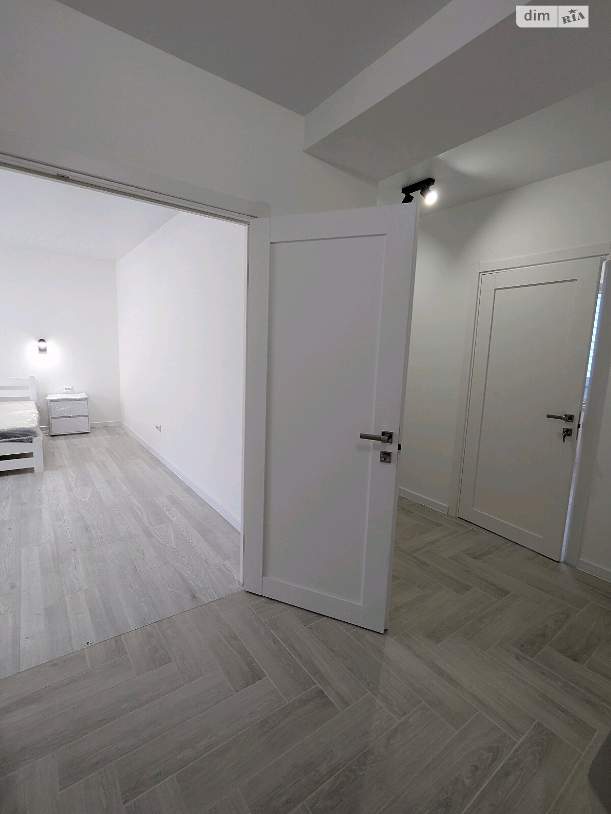 трехкомнатная квартира в Ивано-Франковске, район Пасечная, на ул. Романа Вирастюка 7 в аренду на долгий срок помесячно фото 1 трехкомнатная квартира в Ивано-Франковске, район Пасечная, на ул. Романа Вирастюка 7 в аренду на долгий срок помесячно фото 1