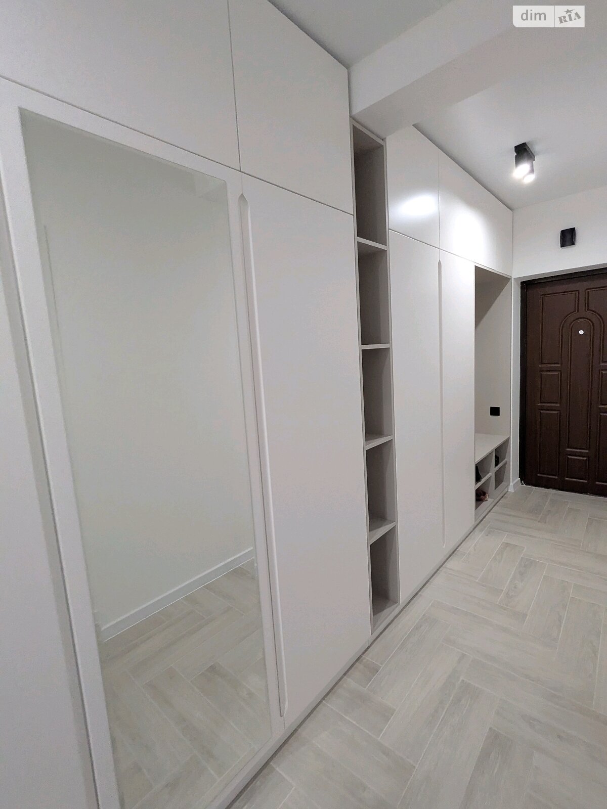 трехкомнатная квартира в Ивано-Франковске, район Пасечная, на ул. Романа Вирастюка 7 в аренду на долгий срок помесячно фото 1 трехкомнатная квартира в Ивано-Франковске, район Пасечная, на ул. Романа Вирастюка 7 в аренду на долгий срок помесячно фото 1