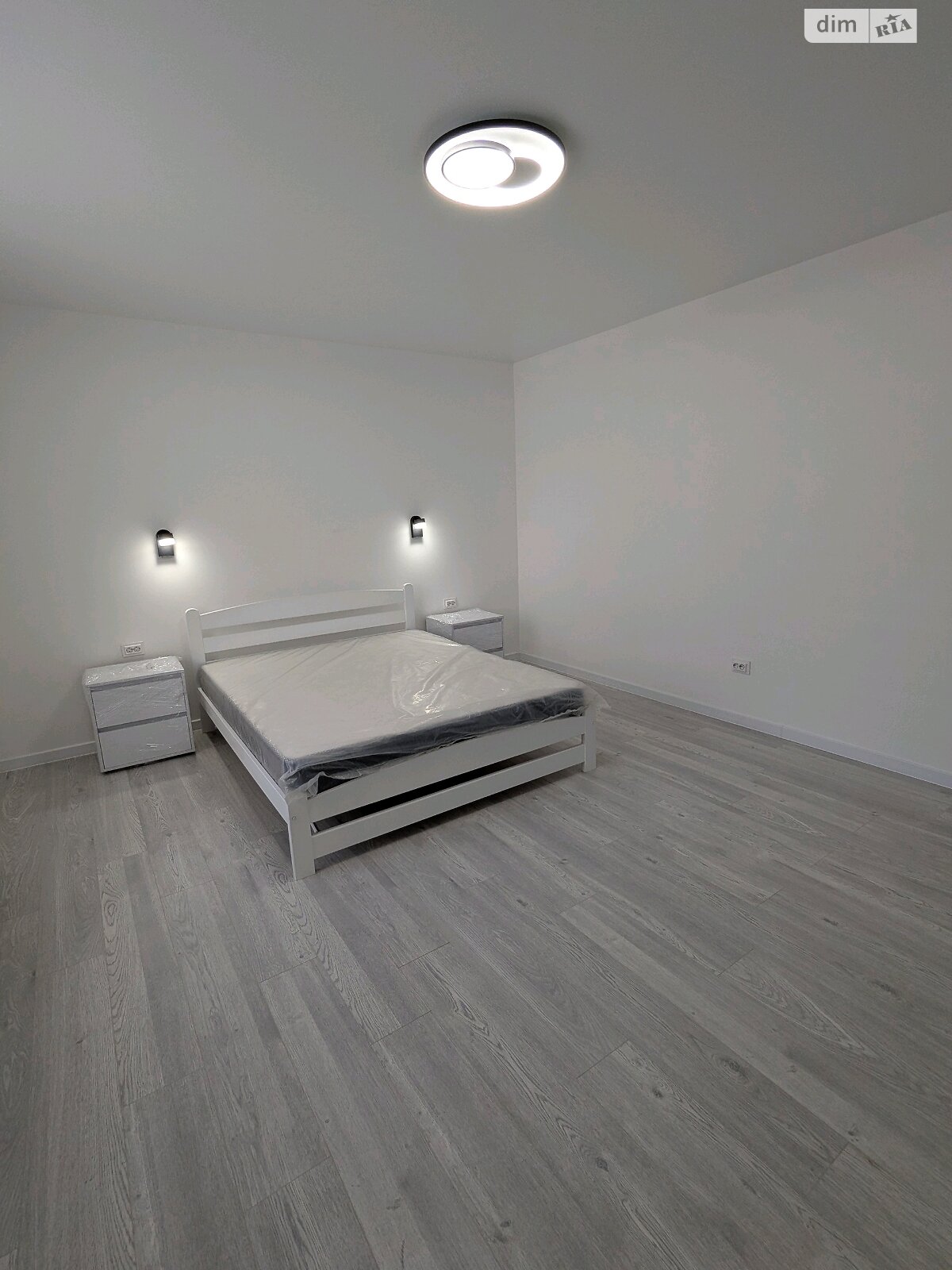 трехкомнатная квартира в Ивано-Франковске, район Пасечная, на ул. Романа Вирастюка 7 в аренду на долгий срок помесячно фото 1 трехкомнатная квартира в Ивано-Франковске, район Пасечная, на ул. Романа Вирастюка 7 в аренду на долгий срок помесячно фото 1