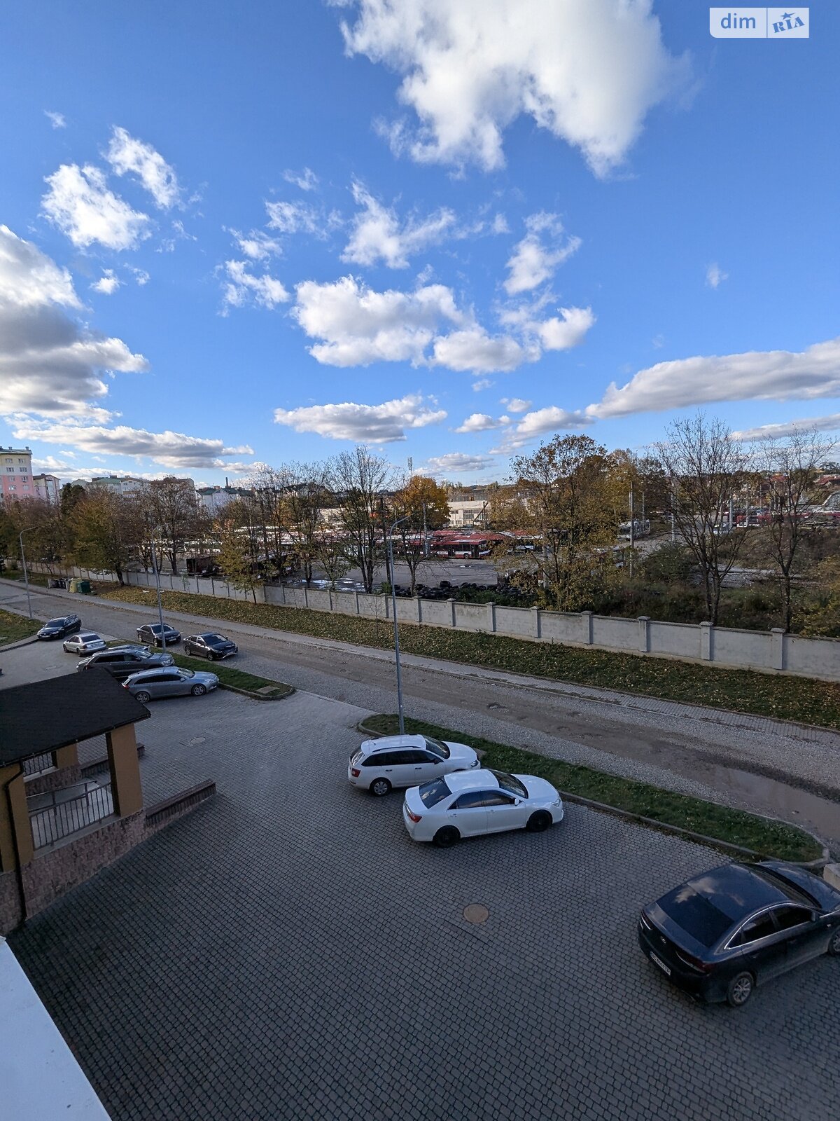 трехкомнатная квартира в Ивано-Франковске, район Пасечная, на ул. Романа Вирастюка 7 в аренду на долгий срок помесячно фото 1 трехкомнатная квартира в Ивано-Франковске, район Пасечная, на ул. Романа Вирастюка 7 в аренду на долгий срок помесячно фото 1