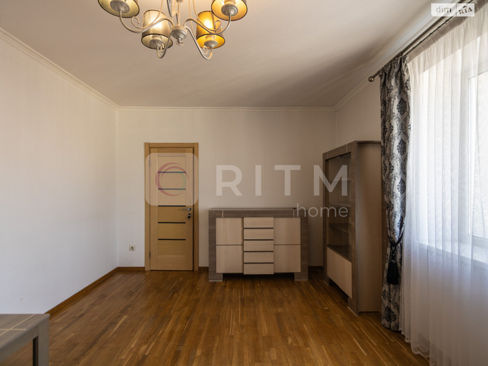 пятикомнатная квартира в Ивано-Франковске, район Пасечная, на ул. Троллейбусная в аренду на долгий срок помесячно фото 1 пятикомнатная квартира в Ивано-Франковске, район Пасечная, на ул. Троллейбусная в аренду на долгий срок помесячно фото 1