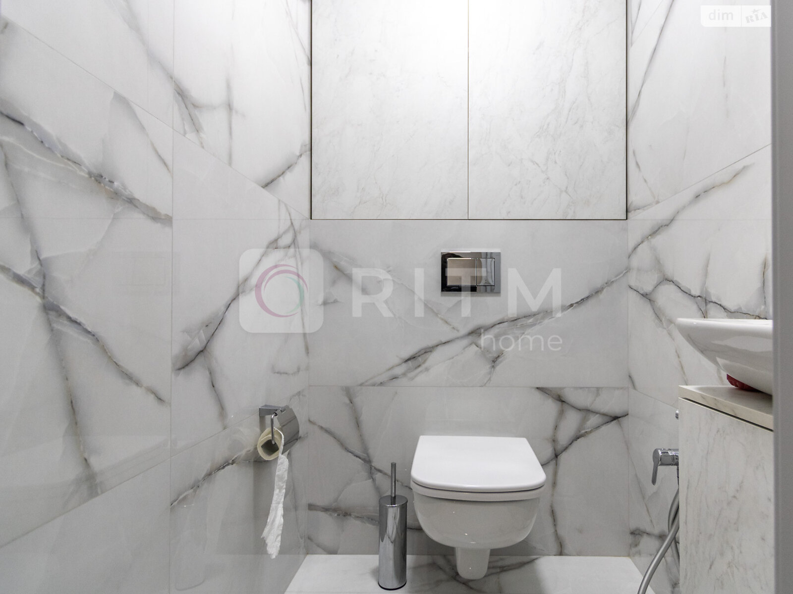 двухкомнатная квартира с мебелью в Ивано-Франковске, район Позитрон, на ул. Ивасюка в аренду на долгий срок помесячно фото 1