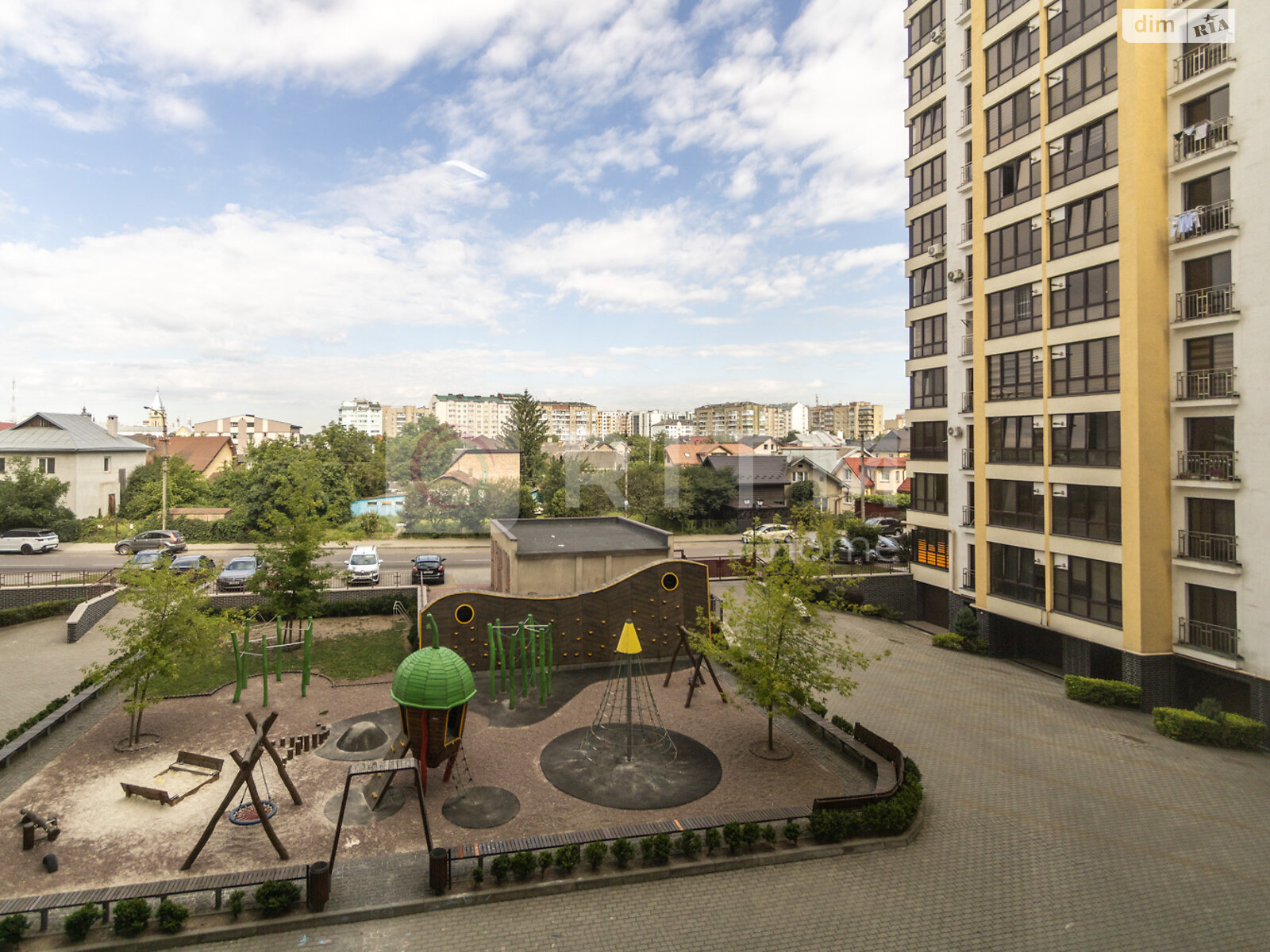 двухкомнатная квартира с мебелью в Ивано-Франковске, район Позитрон, на ул. Ивасюка в аренду на долгий срок помесячно фото 1