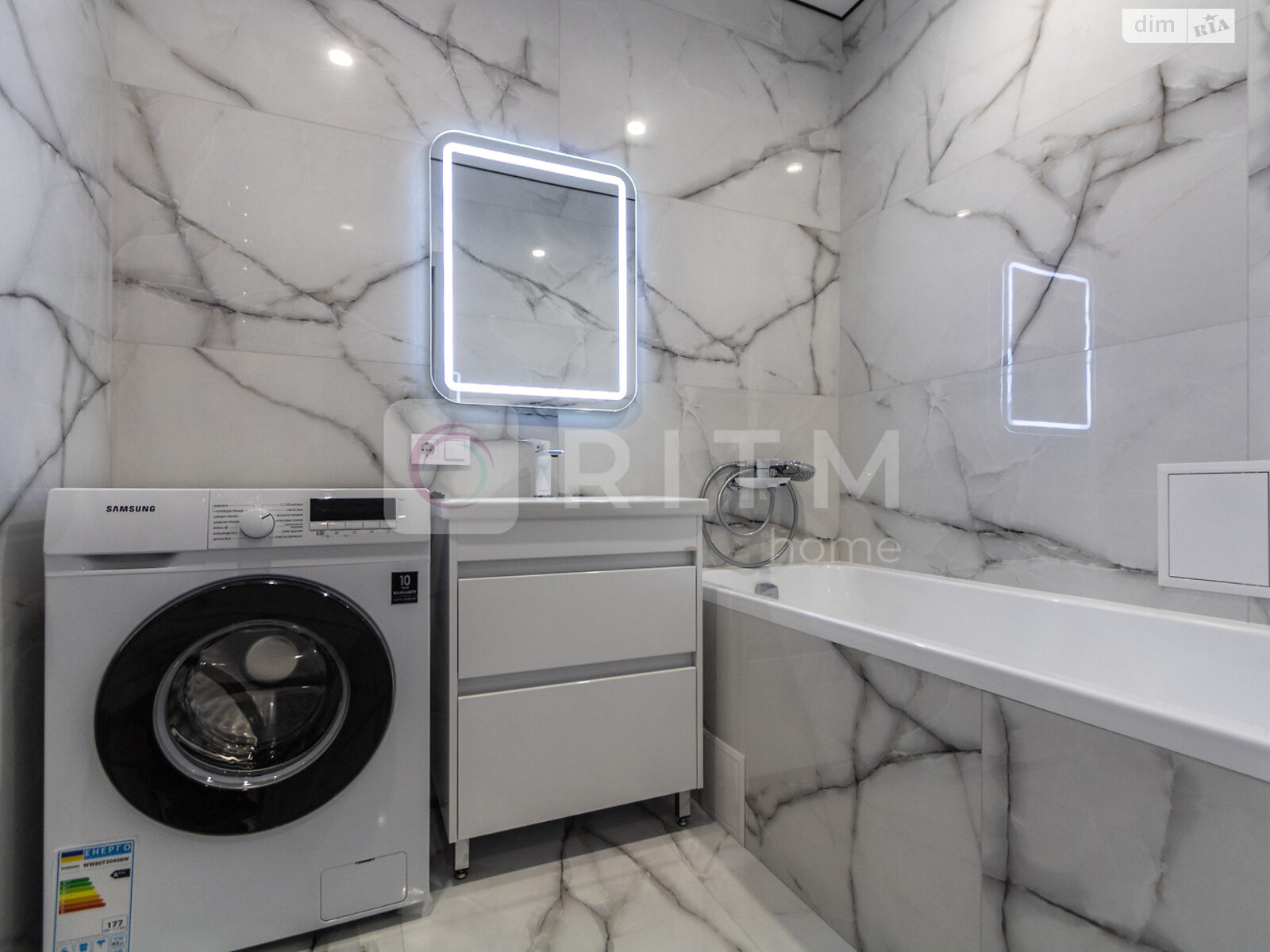 двухкомнатная квартира с мебелью в Ивано-Франковске, район Позитрон, на ул. Ивасюка в аренду на долгий срок помесячно фото 1