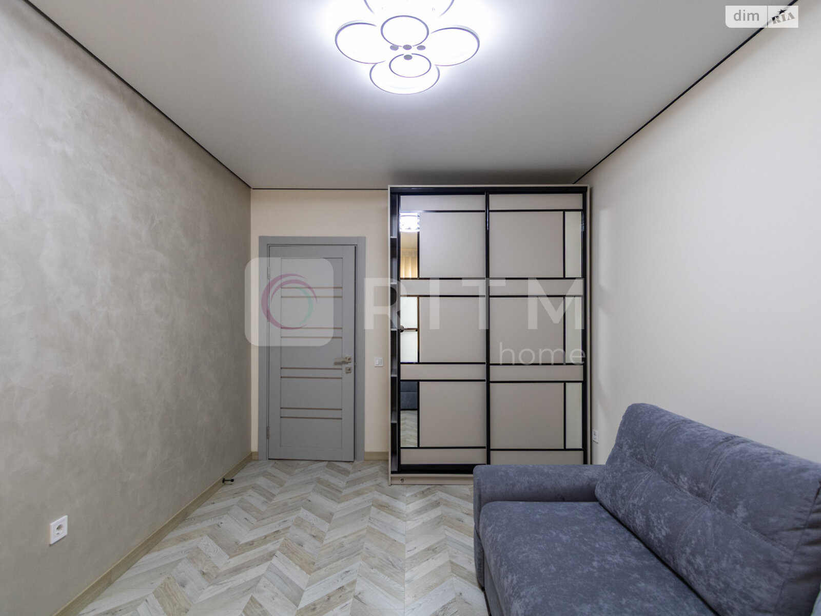 двухкомнатная квартира с мебелью в Ивано-Франковске, район Позитрон, на ул. Ивасюка в аренду на долгий срок помесячно фото 1