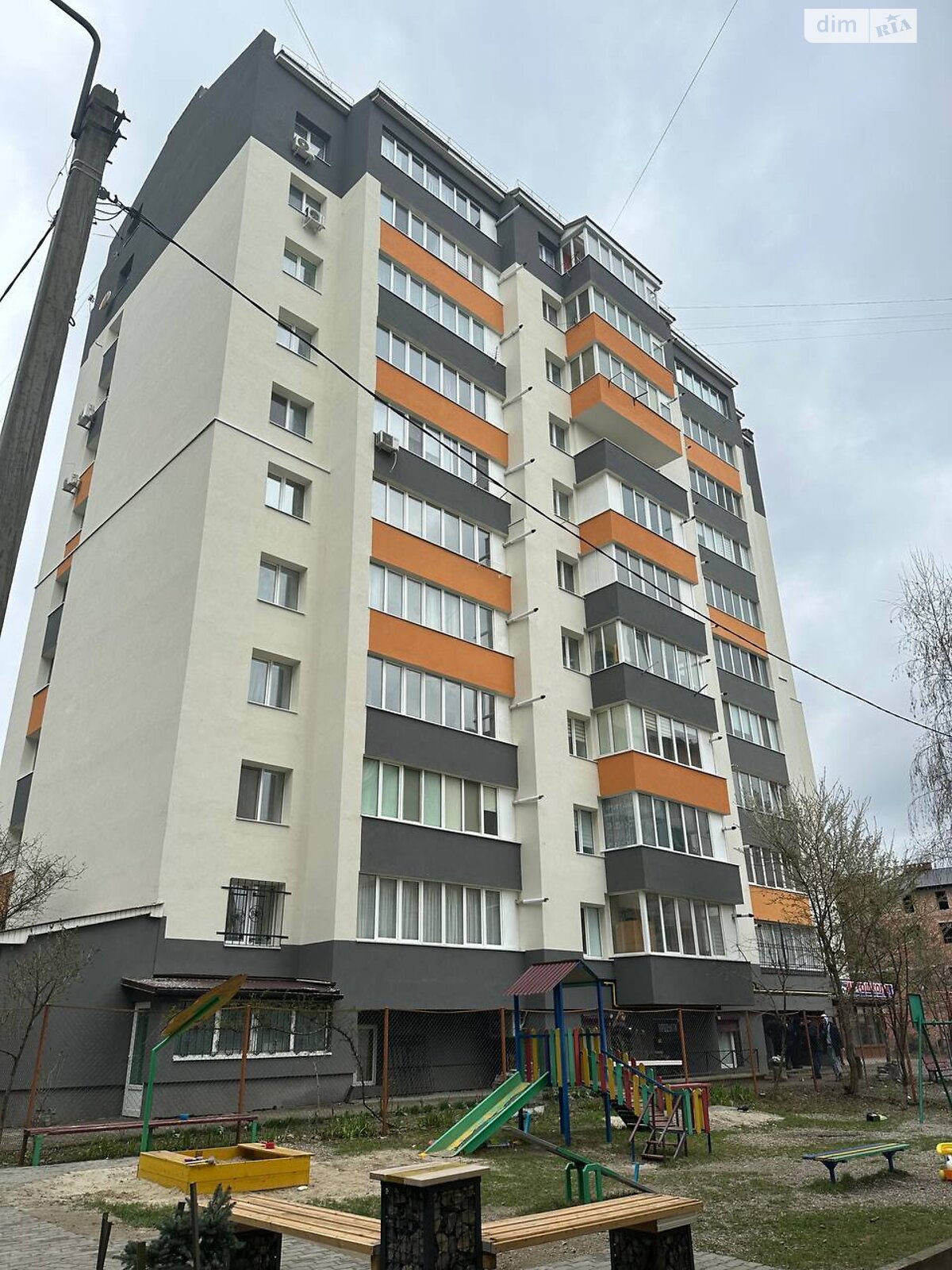 однокомнатная квартира в Ивано-Франковске, район Позитрон, на ул. Надречная 221А в аренду на долгий срок помесячно фото 1 однокомнатная квартира в Ивано-Франковске, район Позитрон, на ул. Надречная 221А в аренду на долгий срок помесячно фото 1