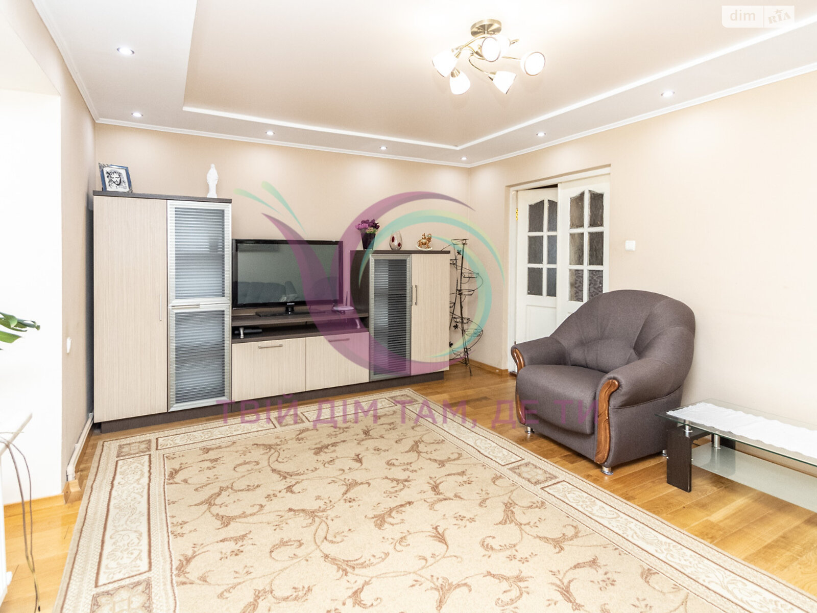 трехкомнатная квартира с мебелью в Ивано-Франковске, район Позитрон, на ул. Украинский Дивизии в аренду на долгий срок помесячно фото 1