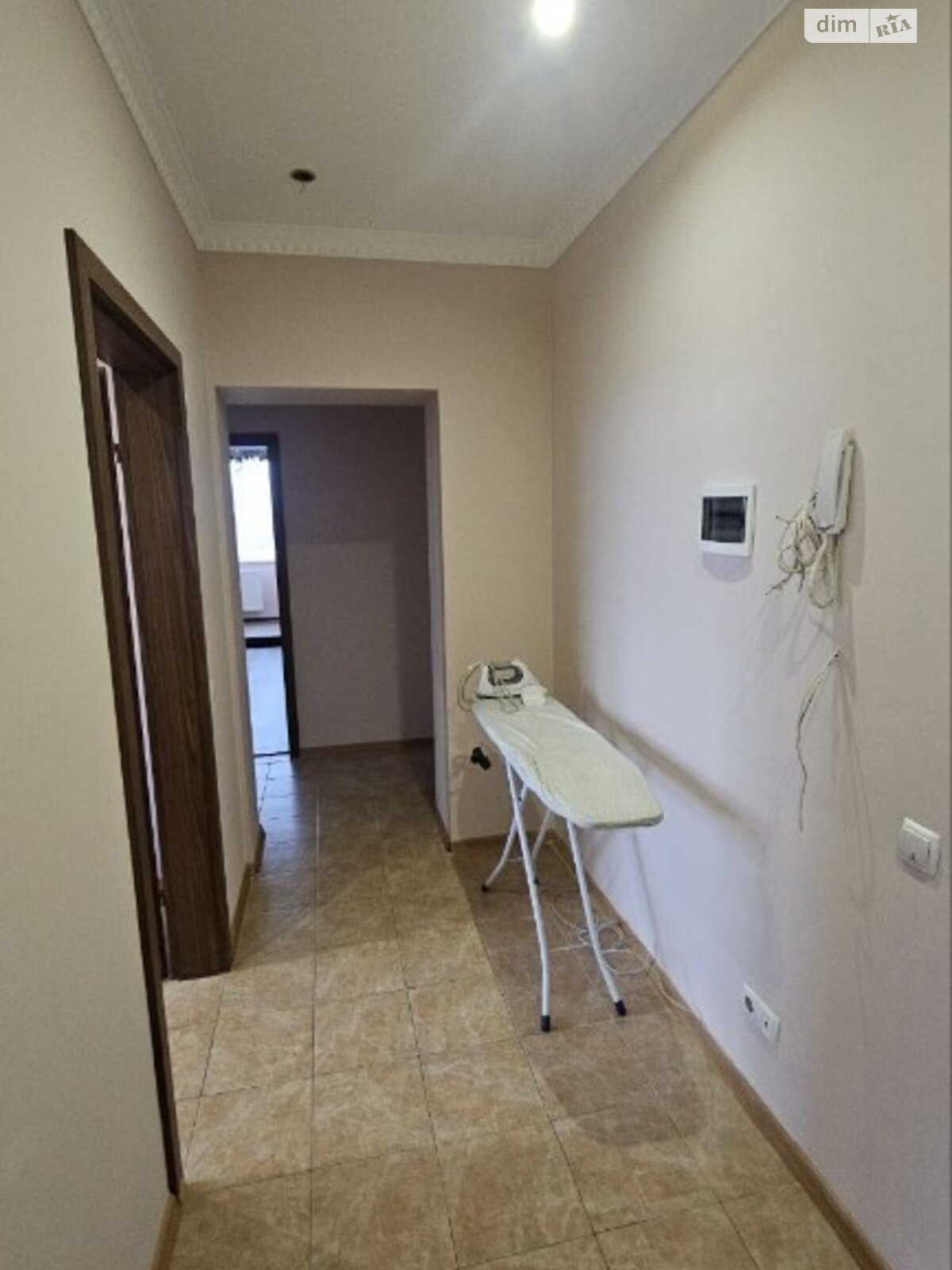 двухкомнатная квартира без мебели в Ивано-Франковске, район Ринь, на Дзивінського 1 в аренду на долгий срок помесячно фото 1
