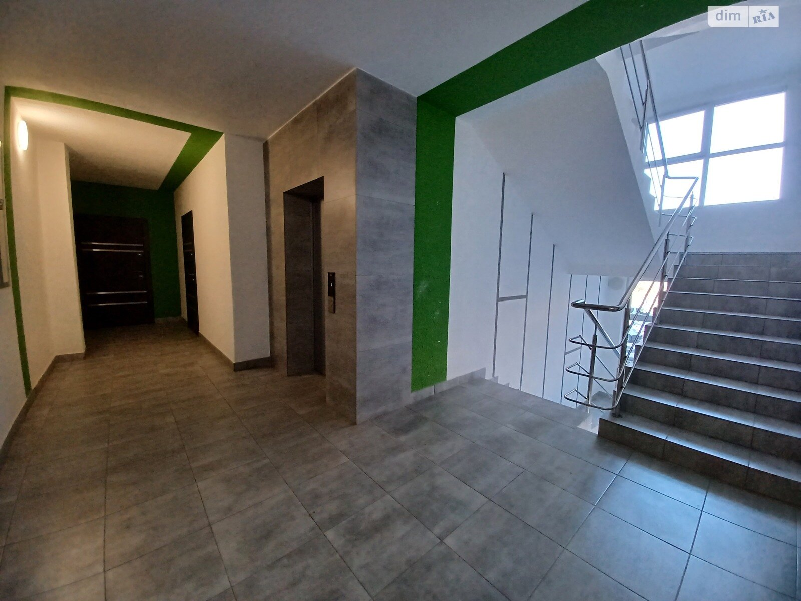 трехкомнатная квартира с ремонтом в Ивано-Франковске, на ул. Сорохтея О. 41А в аренду на долгий срок помесячно фото 1