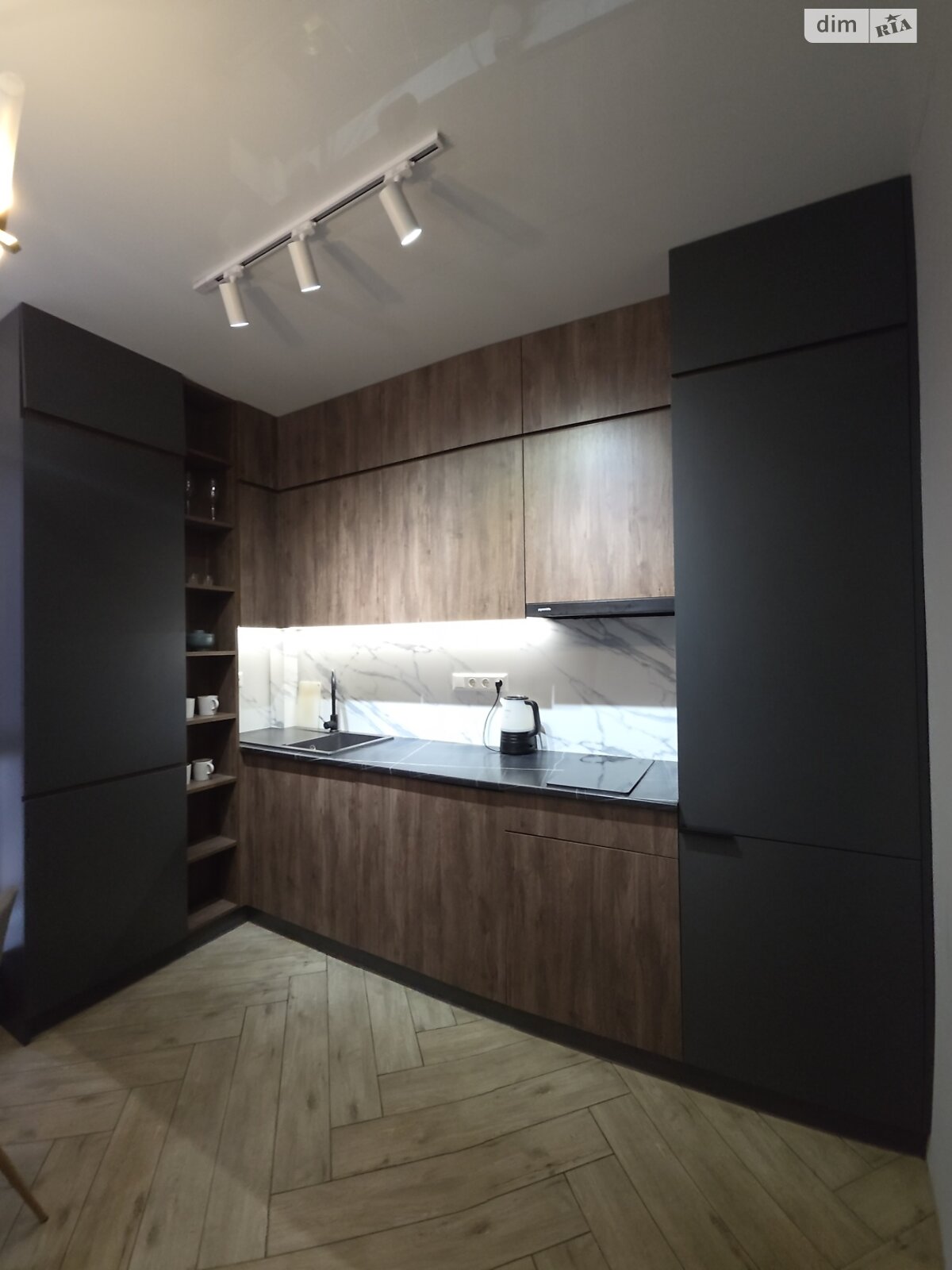 однокімнатна квартира в Івано-Франківську, район Центр, на вул. Андрія Мельника 10/3 в довготривалу оренду помісячно фото 1 однокімнатна квартира в Івано-Франківську, район Центр, на вул. Андрія Мельника 10/3 в довготривалу оренду помісячно фото 1