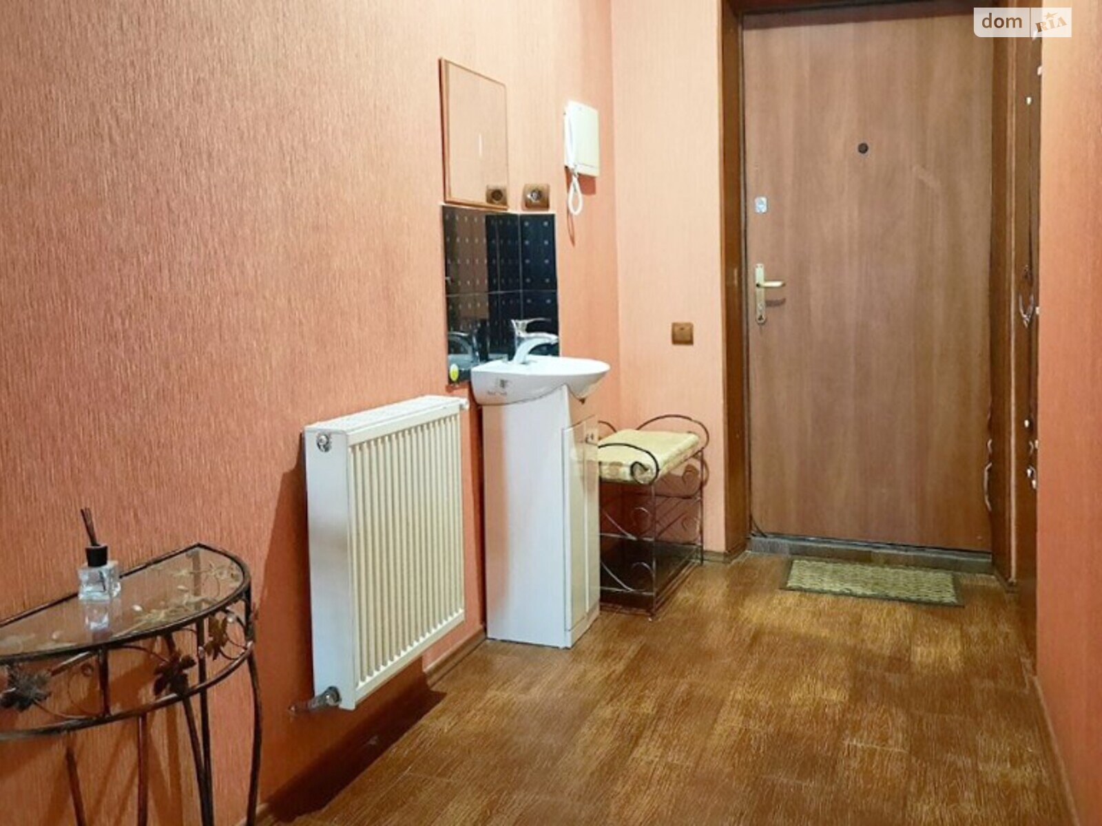 трехкомнатная квартира с мебелью в Ивано-Франковске, район Центр, на ул. Галицкая 51А в аренду на долгий срок помесячно фото 1