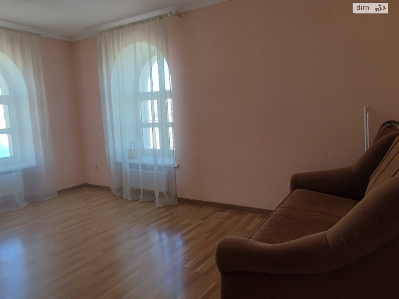 трикімнатна квартира в Івано-Франківську, район Центр, на вул. Гетьмана Івана Мазепи 35 в довготривалу оренду помісячно фото 1