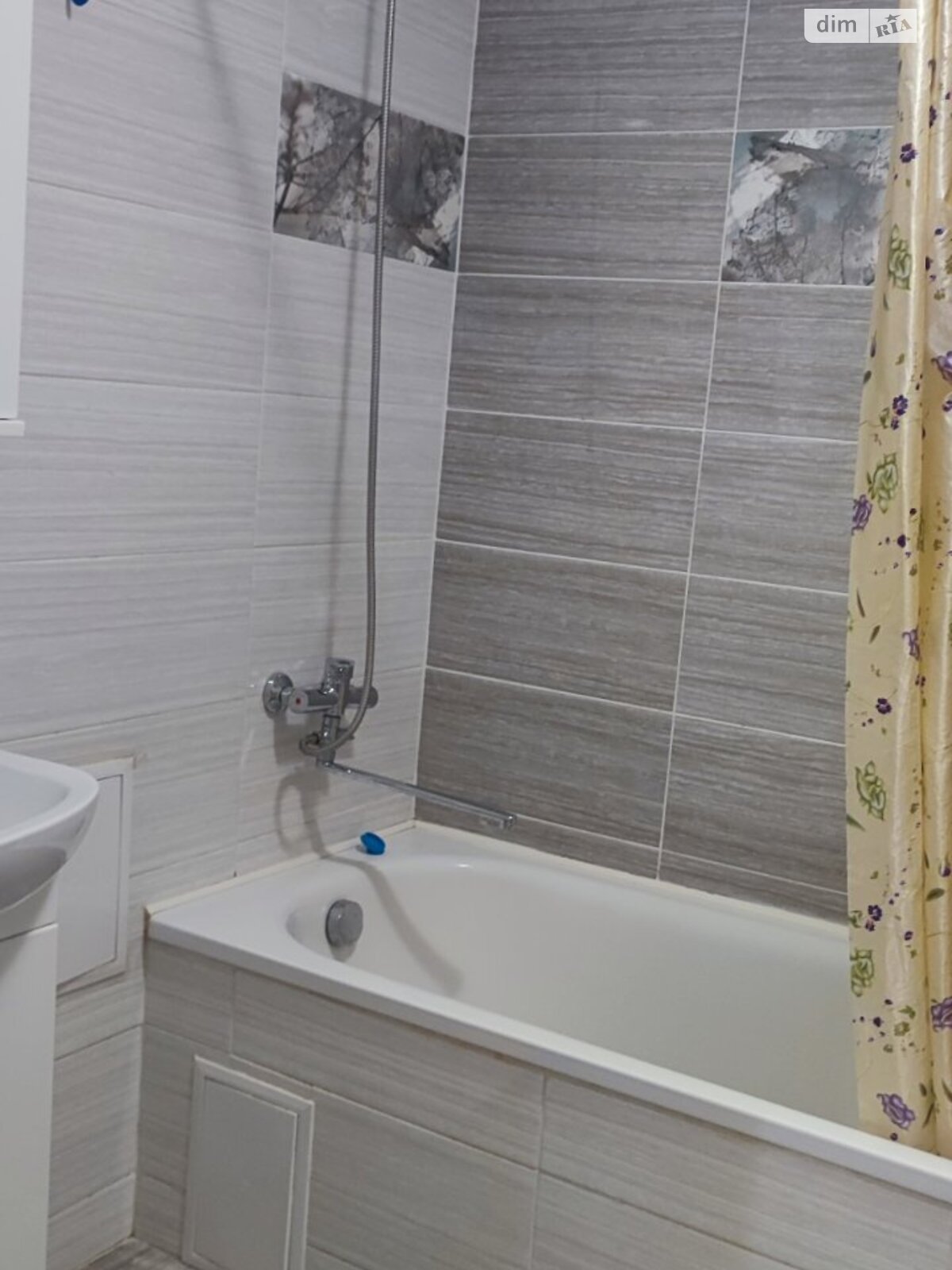 трикімнатна квартира в Івано-Франківську, район Центр, на вул. Гетьмана Івана Мазепи 35 в довготривалу оренду помісячно фото 1