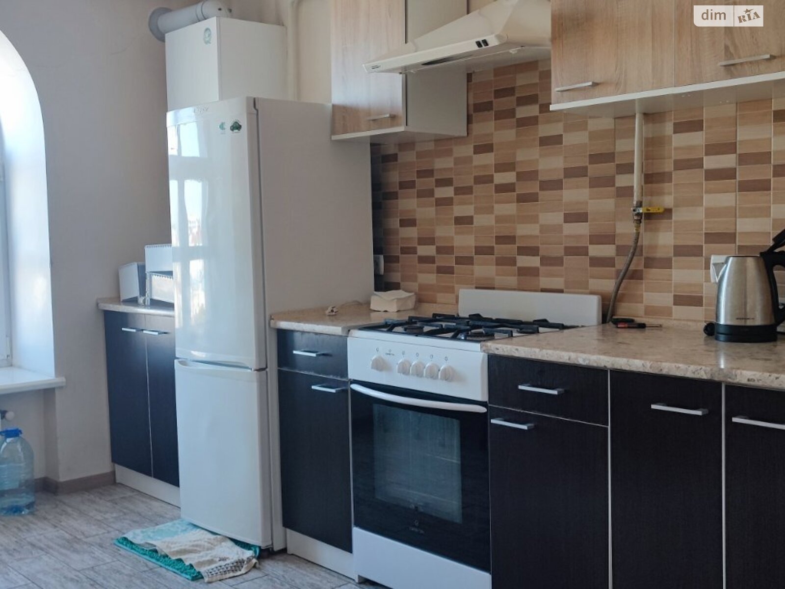 трикімнатна квартира в Івано-Франківську, район Центр, на вул. Гетьмана Івана Мазепи 35 в довготривалу оренду помісячно фото 1