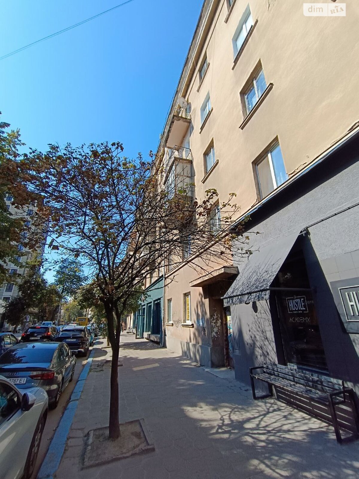 трикімнатна квартира в Івано-Франківську, район Центр, на вул. Гетьмана Івана Мазепи 38 в довготривалу оренду помісячно фото 1