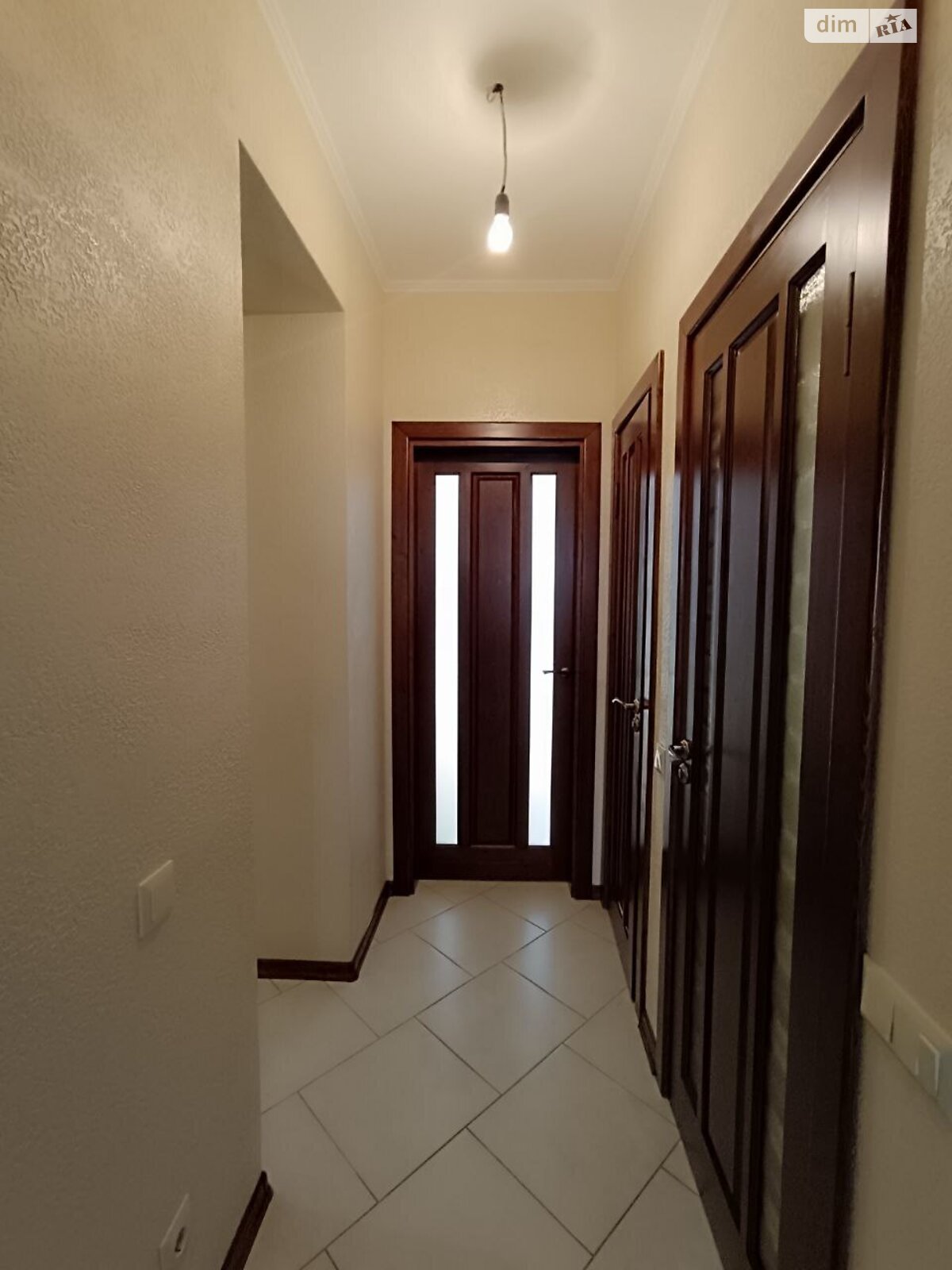 трикімнатна квартира в Івано-Франківську, район Центр, на вул. Гетьмана Івана Мазепи 38 в довготривалу оренду помісячно фото 1