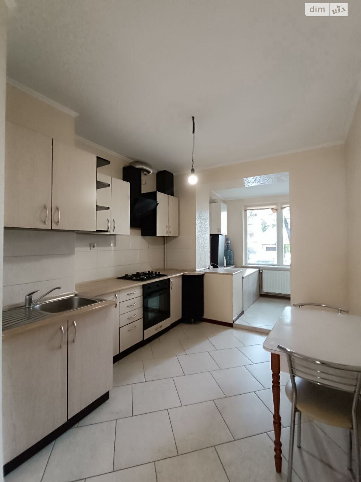 трикімнатна квартира в Івано-Франківську, район Центр, на вул. Гетьмана Івана Мазепи 38 в довготривалу оренду помісячно фото 1