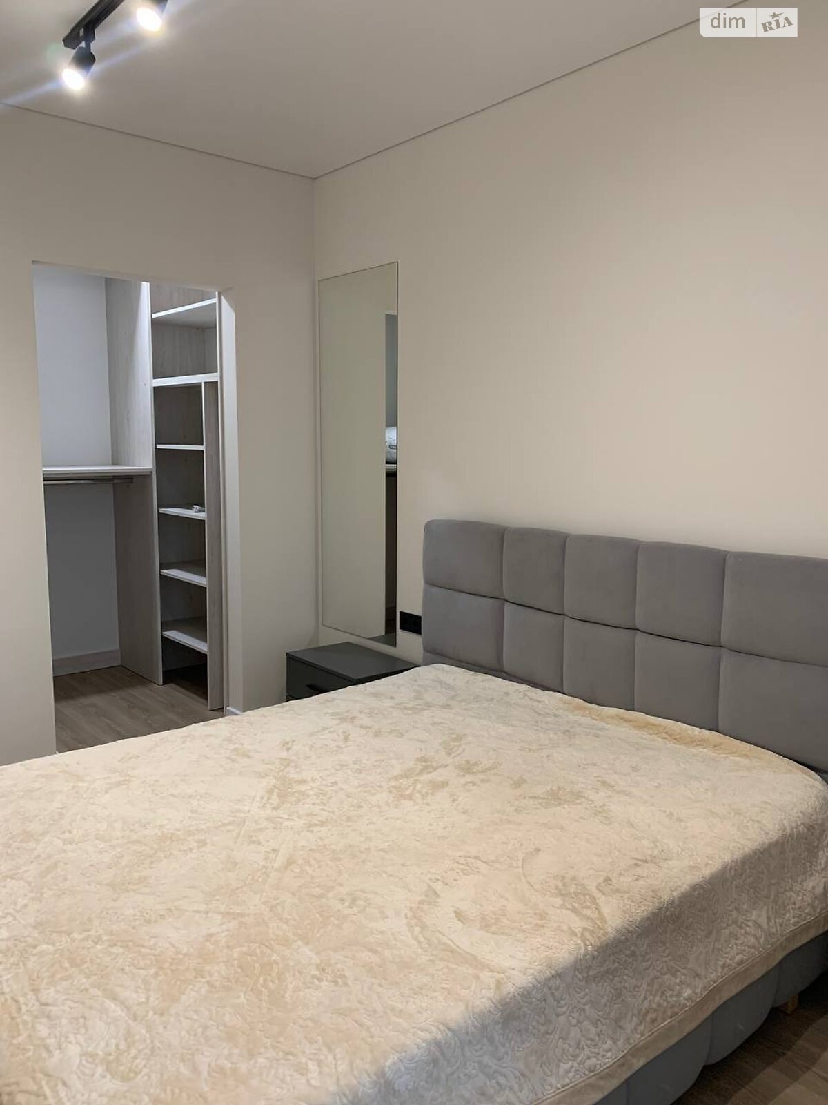 однокімнатна квартира в Івано-Франківську, район Центр, на вул. Гетьмана Івана Мазепи в довготривалу оренду помісячно фото 1 однокімнатна квартира в Івано-Франківську, район Центр, на вул. Гетьмана Івана Мазепи в довготривалу оренду помісячно фото 1