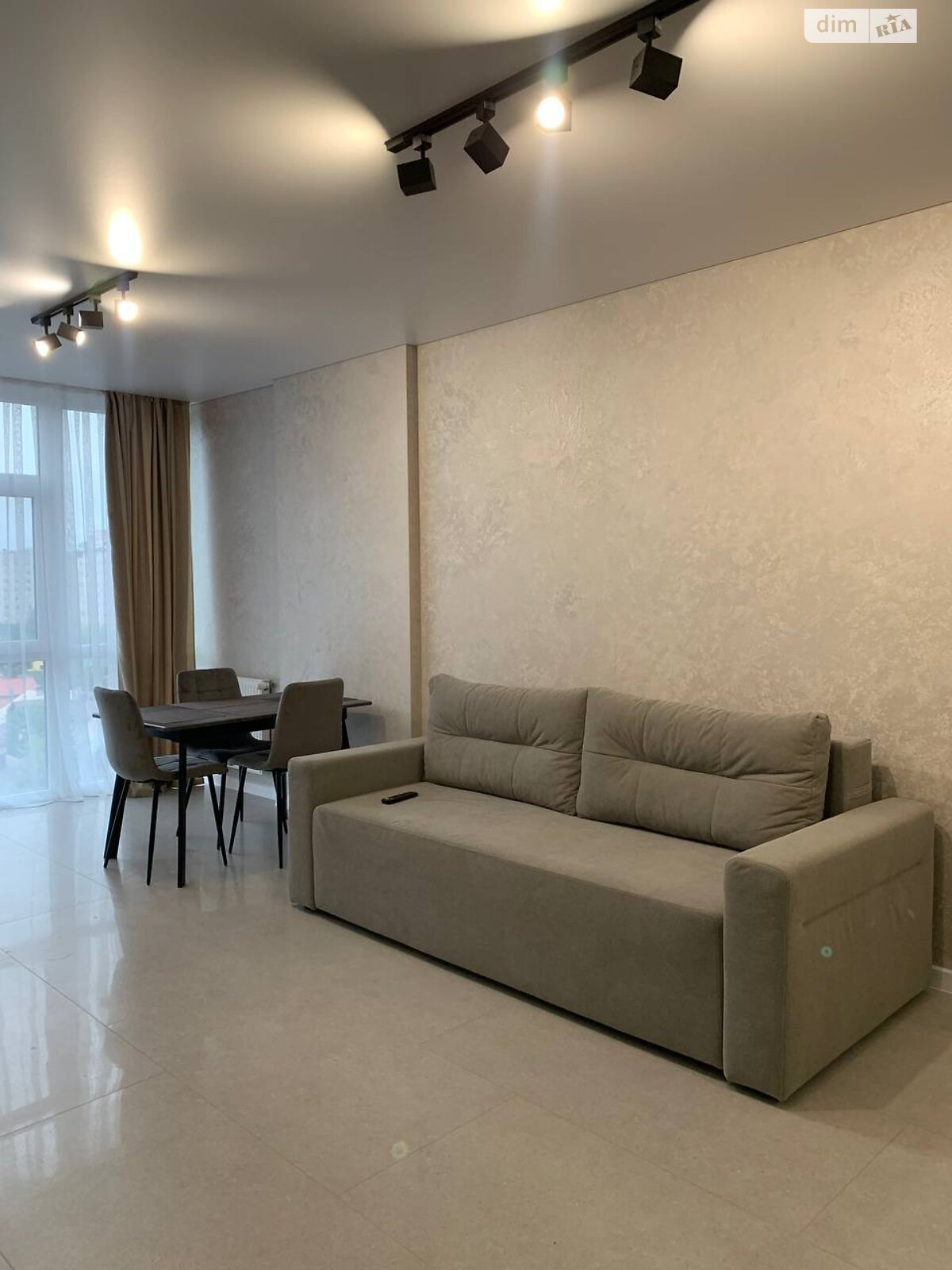 однокімнатна квартира в Івано-Франківську, район Центр, на вул. Гетьмана Івана Мазепи в довготривалу оренду помісячно фото 1 однокімнатна квартира в Івано-Франківську, район Центр, на вул. Гетьмана Івана Мазепи в довготривалу оренду помісячно фото 1