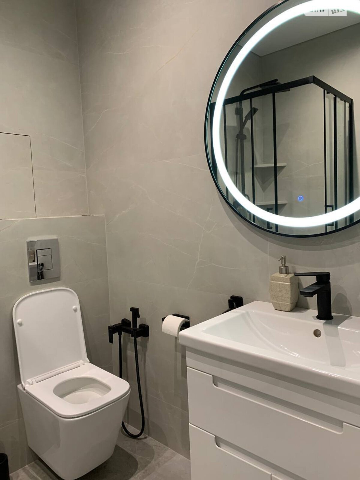 однокімнатна квартира в Івано-Франківську, район Центр, на вул. Гетьмана Івана Мазепи в довготривалу оренду помісячно фото 1 однокімнатна квартира в Івано-Франківську, район Центр, на вул. Гетьмана Івана Мазепи в довготривалу оренду помісячно фото 1