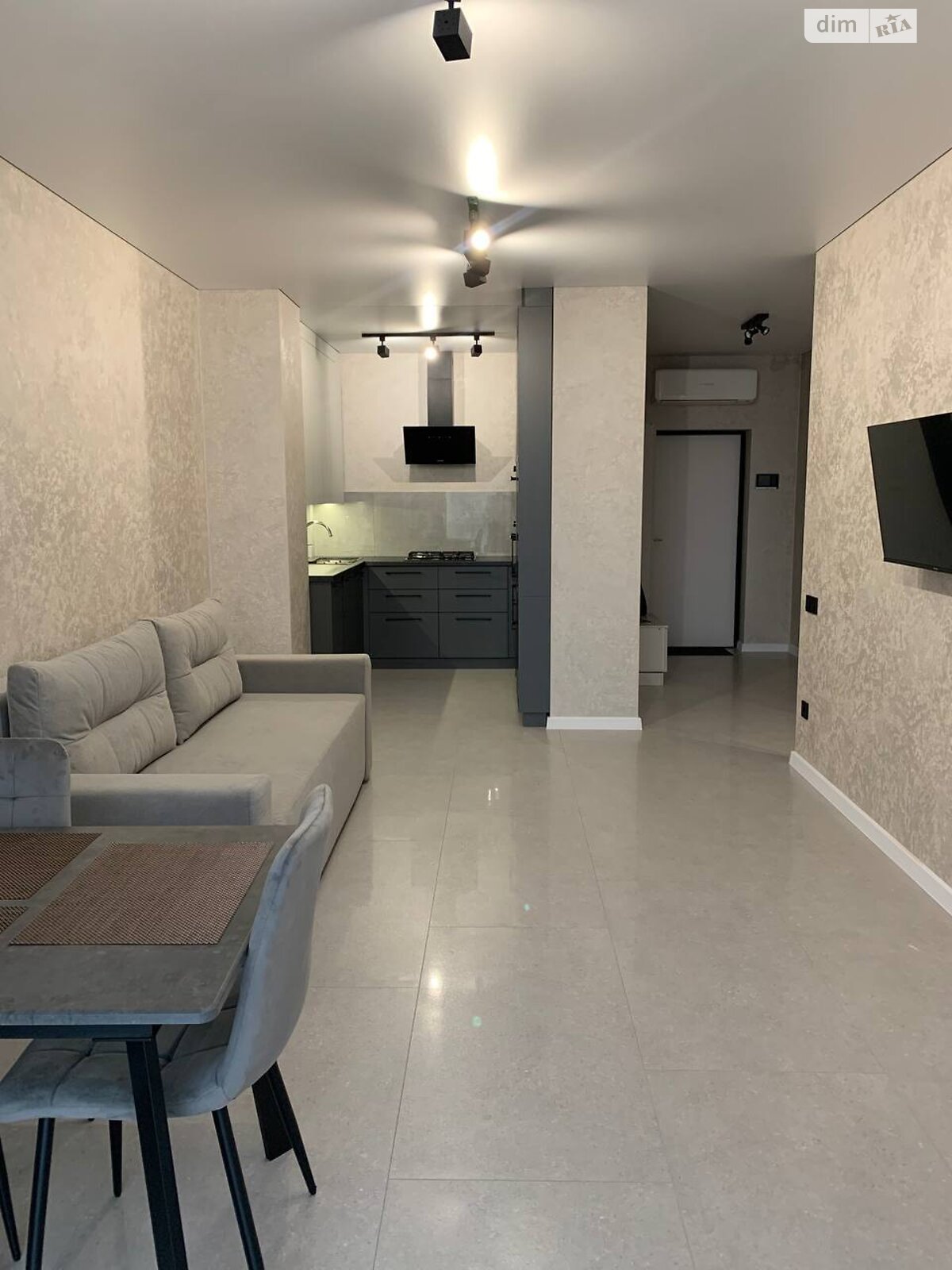 однокімнатна квартира в Івано-Франківську, район Центр, на вул. Гетьмана Івана Мазепи в довготривалу оренду помісячно фото 1 однокімнатна квартира в Івано-Франківську, район Центр, на вул. Гетьмана Івана Мазепи в довготривалу оренду помісячно фото 1