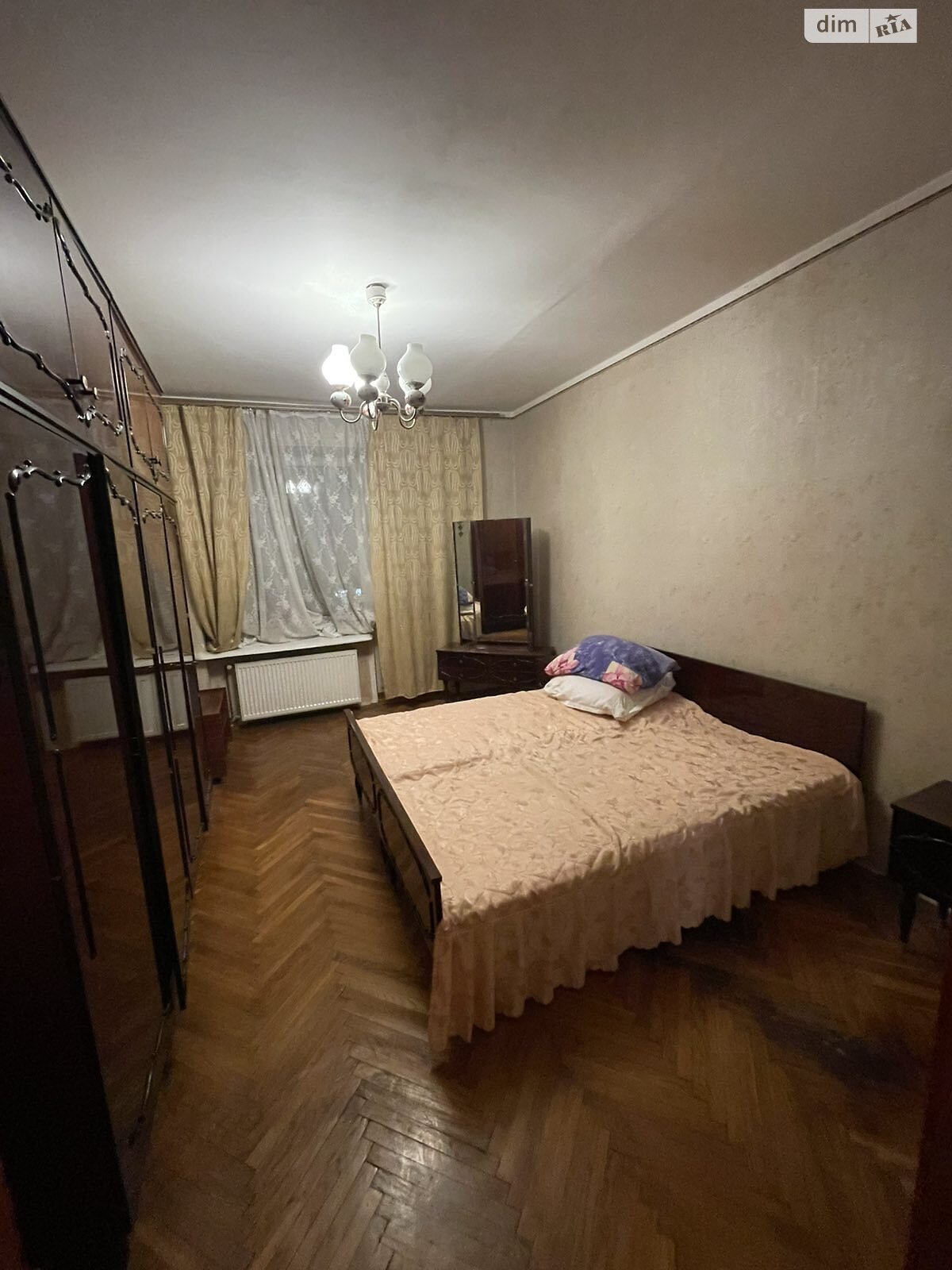 трехкомнатная квартира в Ивано-Франковске, район Центр, на ул. Гнатюка Академика 4 в аренду на долгий срок помесячно фото 1 трехкомнатная квартира в Ивано-Франковске, район Центр, на ул. Гнатюка Академика 4 в аренду на долгий срок помесячно фото 1