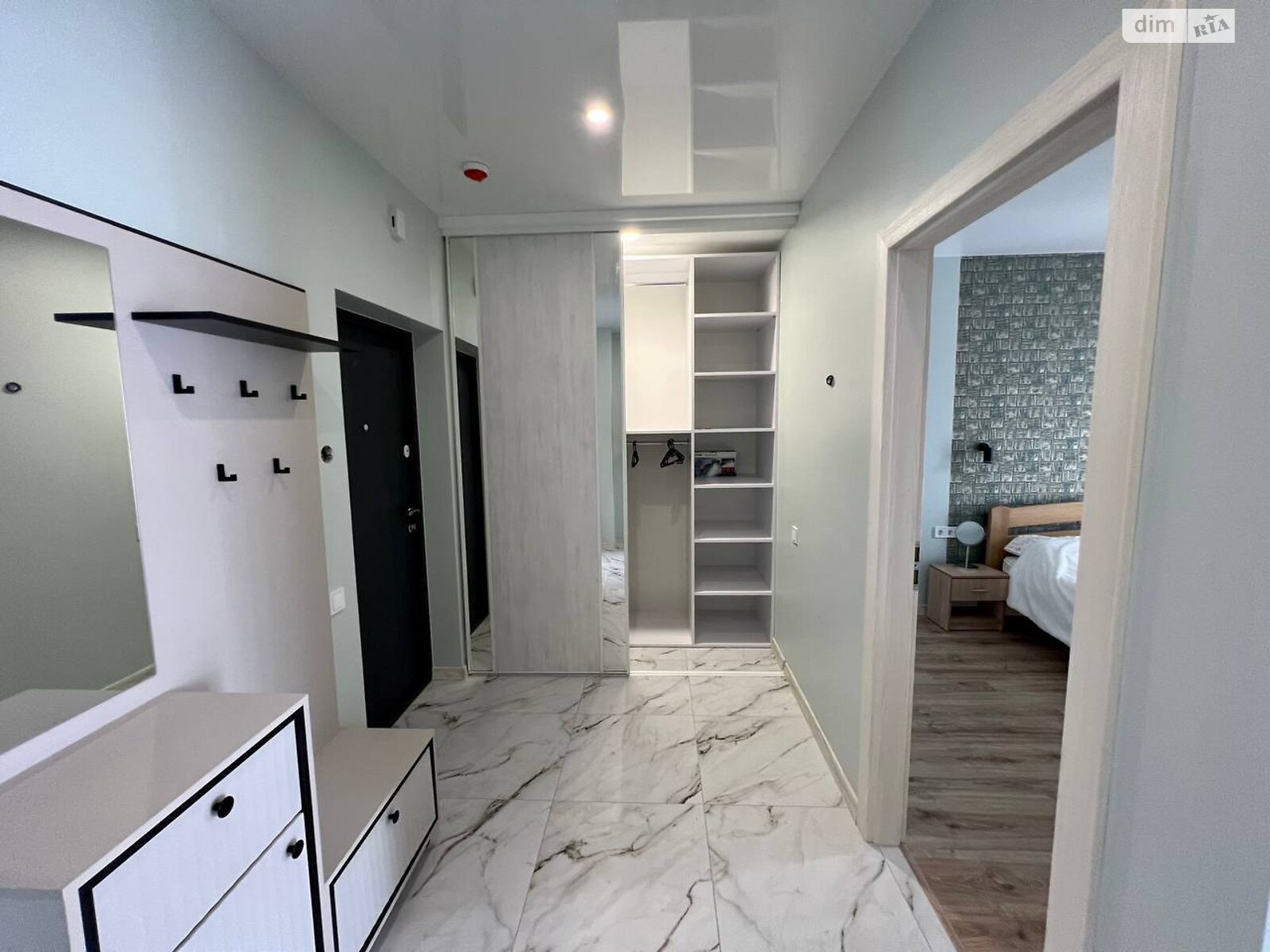 однокімнатна квартира в Івано-Франківську, район Центр, на вул. Коновальця Євгена в довготривалу оренду помісячно фото 1 однокімнатна квартира в Івано-Франківську, район Центр, на вул. Коновальця Євгена в довготривалу оренду помісячно фото 1