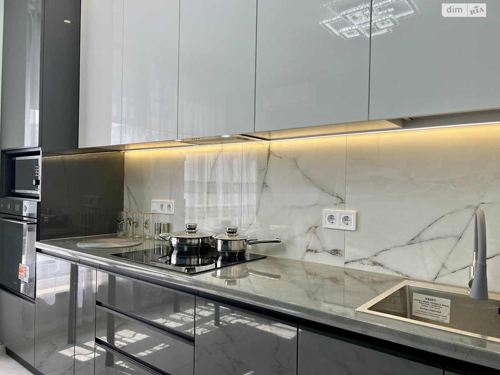 однокімнатна квартира в Івано-Франківську, район Центр, на вул. Коновальця Євгена в довготривалу оренду помісячно фото 1 однокімнатна квартира в Івано-Франківську, район Центр, на вул. Коновальця Євгена в довготривалу оренду помісячно фото 1