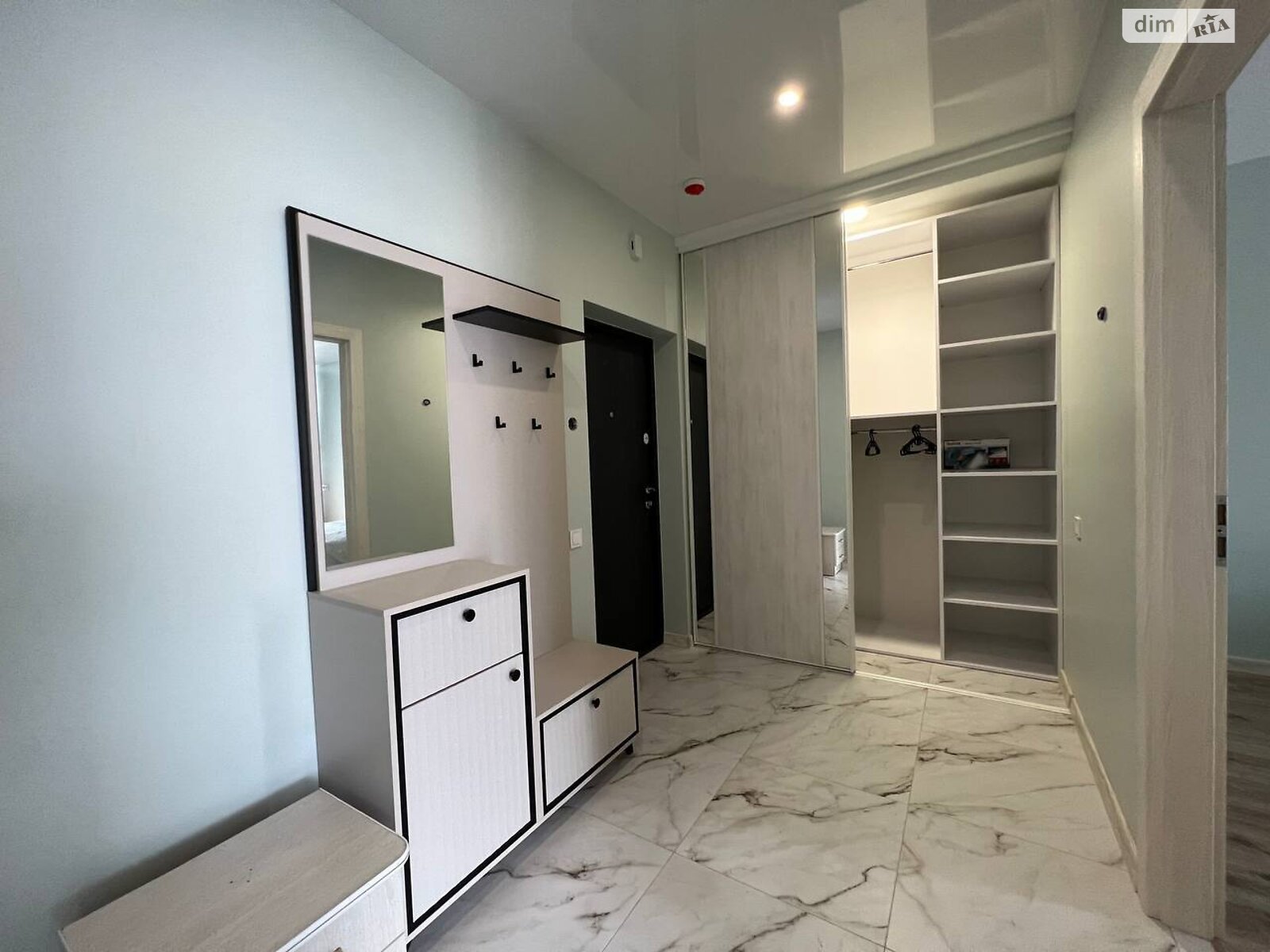 однокімнатна квартира в Івано-Франківську, район Центр, на вул. Коновальця Євгена в довготривалу оренду помісячно фото 1 однокімнатна квартира в Івано-Франківську, район Центр, на вул. Коновальця Євгена в довготривалу оренду помісячно фото 1