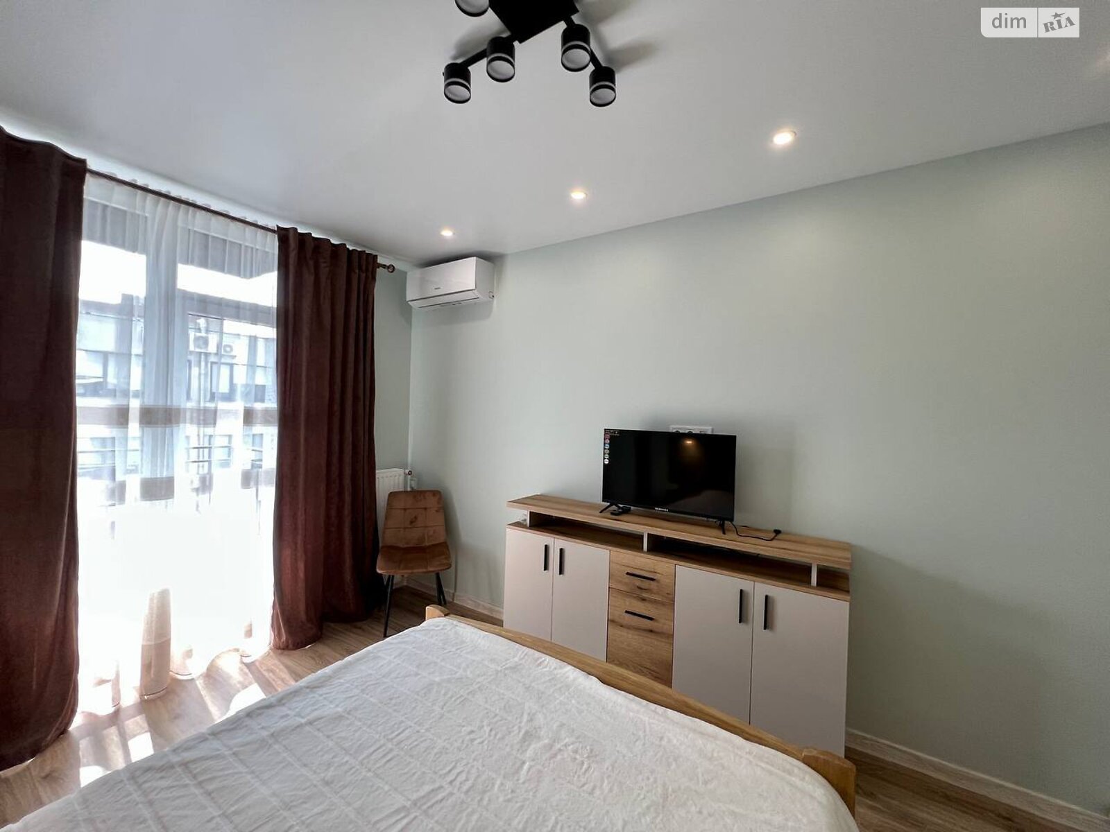 однокімнатна квартира в Івано-Франківську, район Центр, на вул. Коновальця Євгена в довготривалу оренду помісячно фото 1 однокімнатна квартира в Івано-Франківську, район Центр, на вул. Коновальця Євгена в довготривалу оренду помісячно фото 1