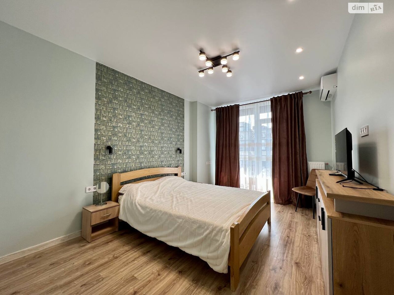 однокімнатна квартира в Івано-Франківську, район Центр, на вул. Коновальця Євгена в довготривалу оренду помісячно фото 1 однокімнатна квартира в Івано-Франківську, район Центр, на вул. Коновальця Євгена в довготривалу оренду помісячно фото 1